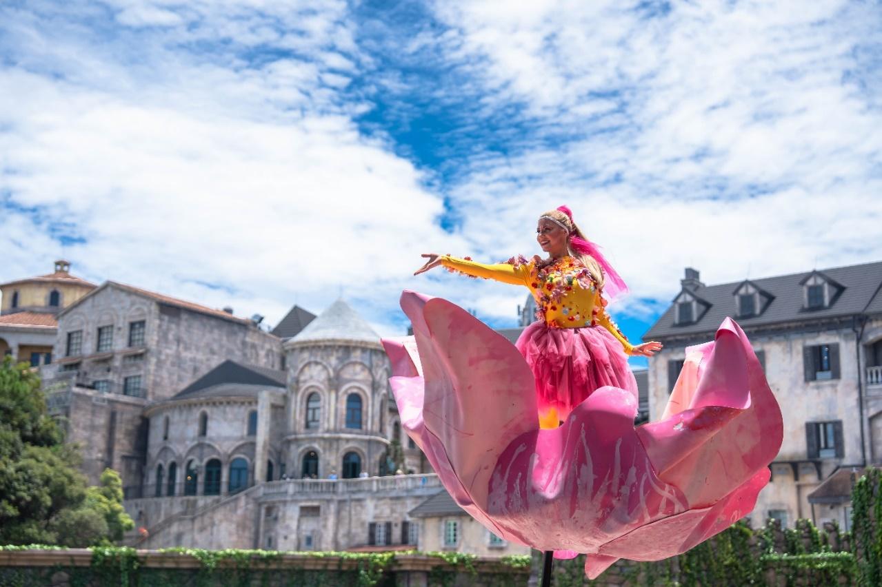Show diễn luôn “kín chỗ” tại đỉnh Bà Nà hè này - Ảnh 8.