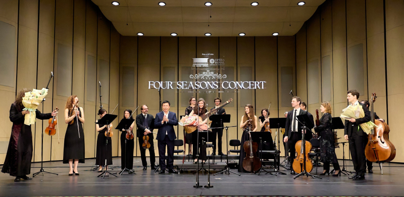 World's leading orchestra performs Mozart concert in Hanoi - Photo 1. Dàn nhạc hàng đầu thế giới biểu diễn đêm nhạc Mozart tại Hà Nội - Ảnh 1.