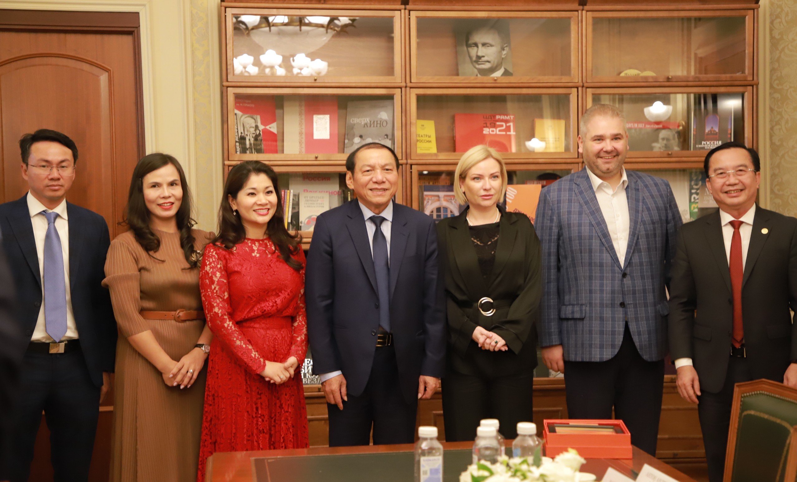 Bộ trưởng Nguyễn Văn Hùng: Đưa hợp tác văn hóa Việt Nam và Liên bang Nga lên tầm cao mới - Ảnh 5.