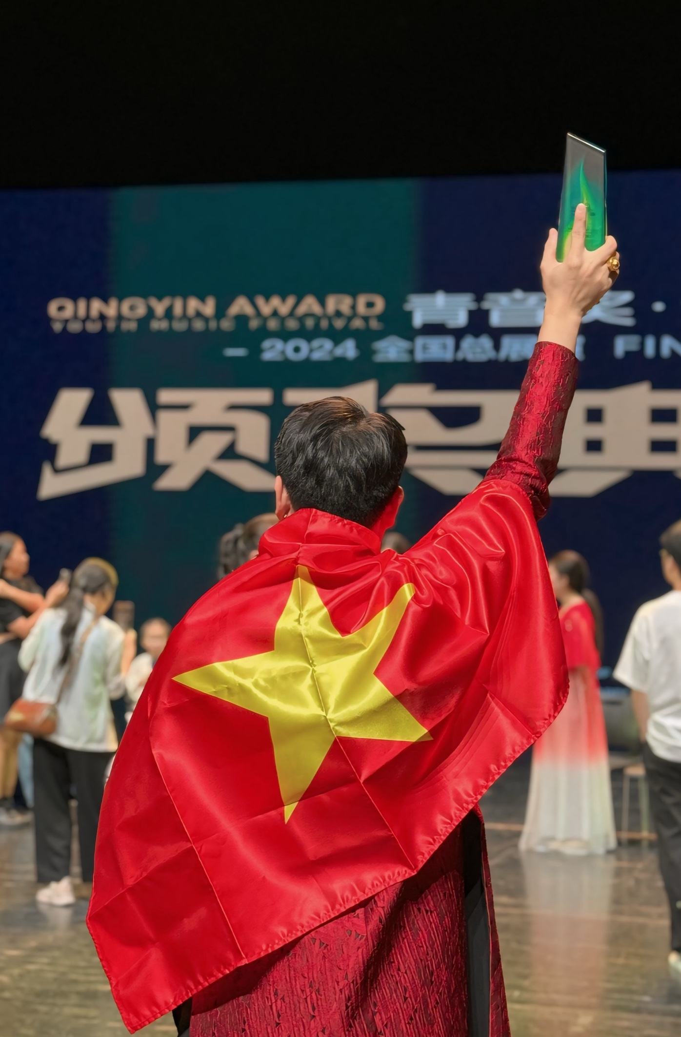 Giọng ca Việt đoạt giải Đặc biệt cuộc thi tìm kiếm tài năng âm nhạc trẻ tại Trung Quốc - Ảnh 3. Giọng ca Việt đoạt giải Đặc biệt cuộc thi tìm kiếm tài năng âm nhạc trẻ tại Trung Quốc - Ảnh 3.