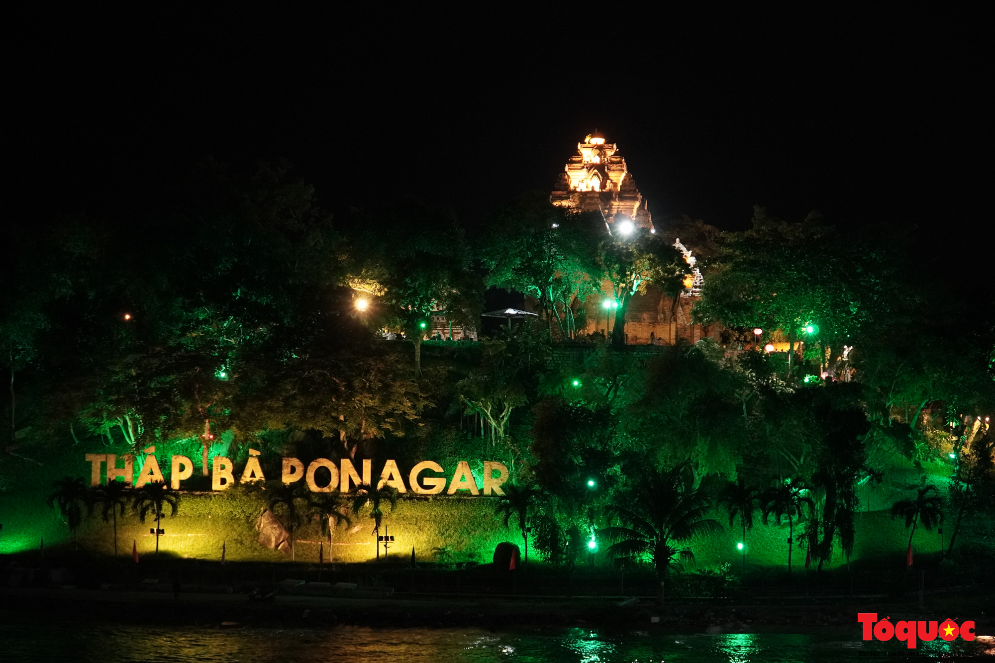 ເປີດຕົວໂຄງການທ່ອງທ່ຽວສອງຄືນສູ່ຫໍ Ponagar - ຮູບ 6. Ra mắt hai chương trình tham quan Tháp Bà Ponagar về đêm - Ảnh 6.