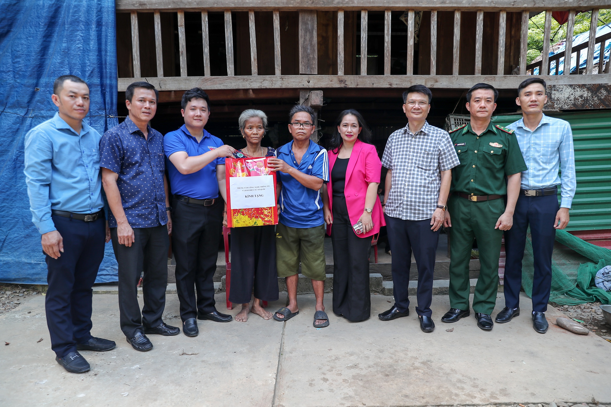 Hành trình mang &quot;Thư viện tránh lũ&quot; – Trao cơ hội tiếp cận tri thức cho đồng bào Bru Vân Kiều trên dãy Trường Sơn - Ảnh 19.