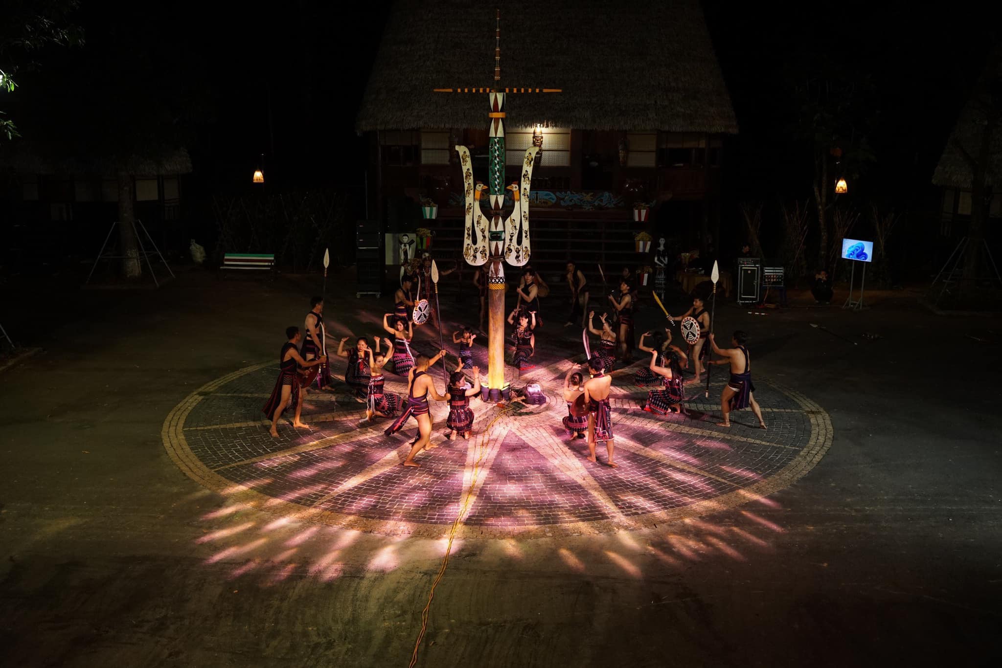 Numerosas actividades culturales y turísticas tienen lugar en el Festival del Chile de A Rieu - Foto 11. Nhiều hoạt động văn hóa, du lịch diễn ra tại Lễ hội ớt A Riêu - Ảnh 11.