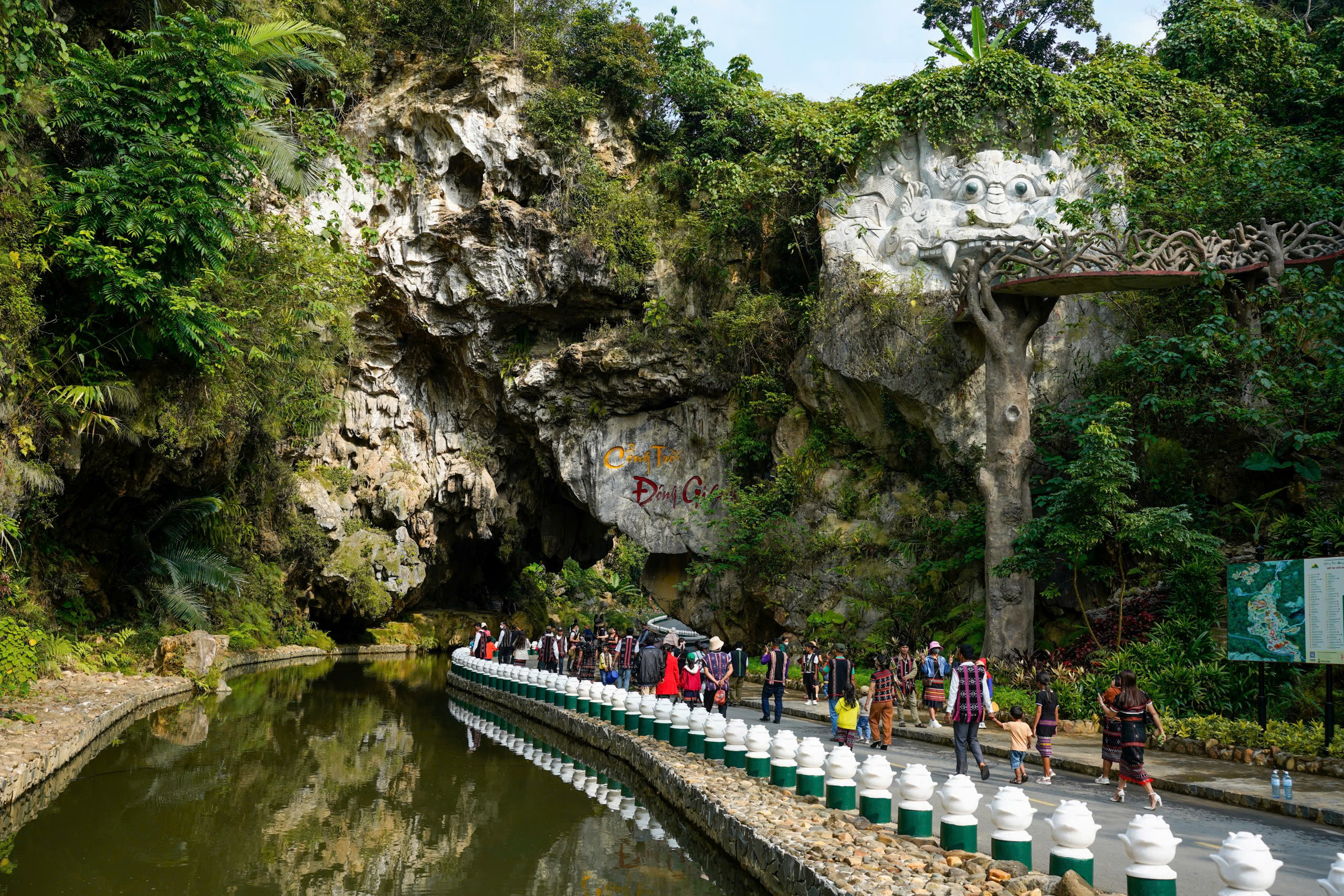 Numerosas actividades culturales y turísticas tienen lugar en el Festival del Chile de A Rieu - Foto 12. Nhiều hoạt động văn hóa, du lịch diễn ra tại Lễ hội ớt A Riêu - Ảnh 12.