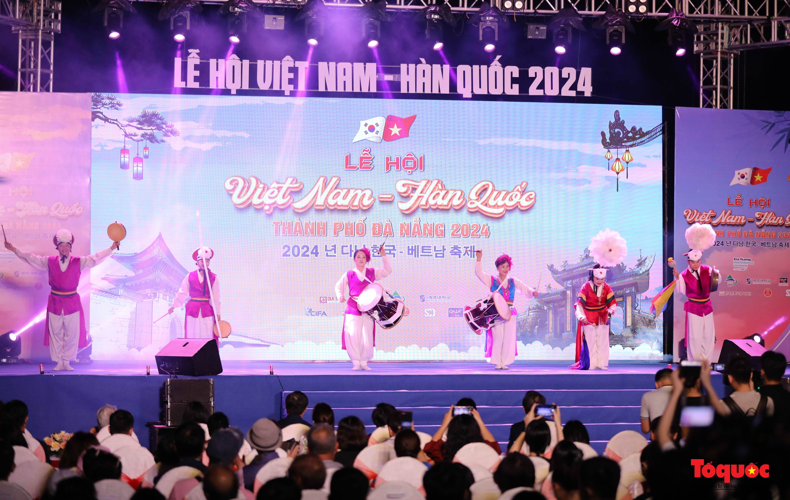 Slavnostní zahájení Vietnamsko-korejského festivalu - Foto 6. Khai mạc lễ hội Việt Nam – Hàn Quốc - Ảnh 6.