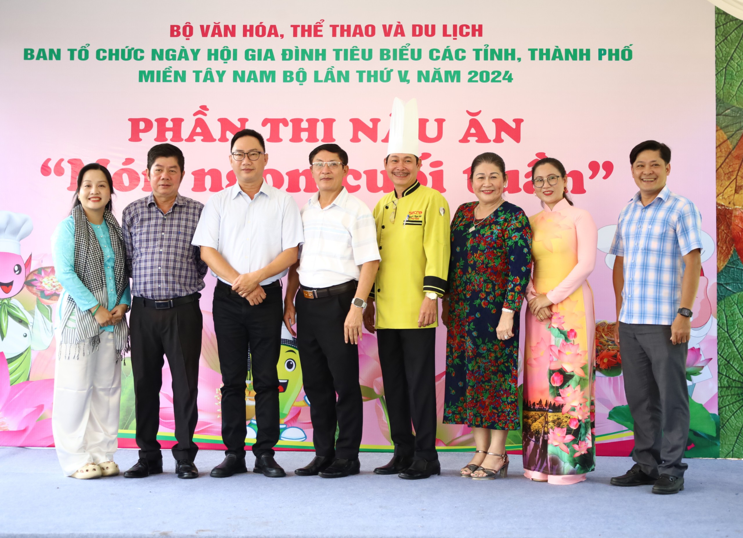 Atividades emocionantes e úteis no Festival das Famílias Típicas nas províncias e cidades da região Sudoeste - Foto 7. Sôi nổi các hoạt động bổ ích tại Ngày hội Gia đình tiêu biểu các tỉnh, thành phố miền Tây Nam Bộ - Ảnh 7.