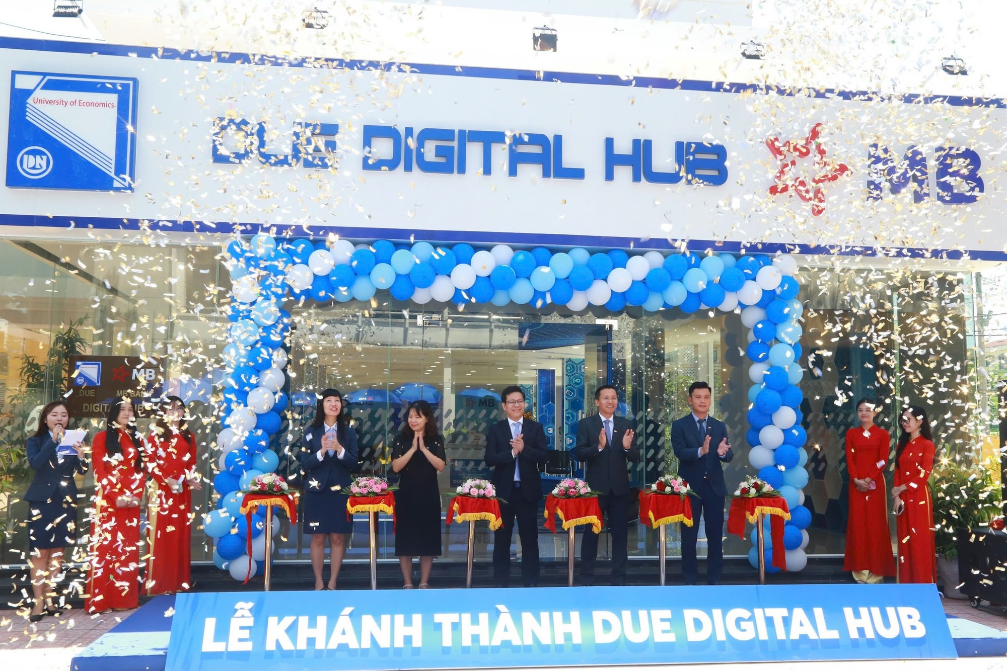 Khánh thành Digital Hub tại Trường ĐH Kinh tế - ĐH Đà Nẵng - Ảnh 1.