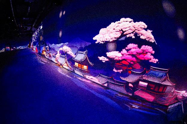 Triển lãm immersive Hokusai by VPBank vừa mở cửa đã kín chỗ - Ảnh 1.