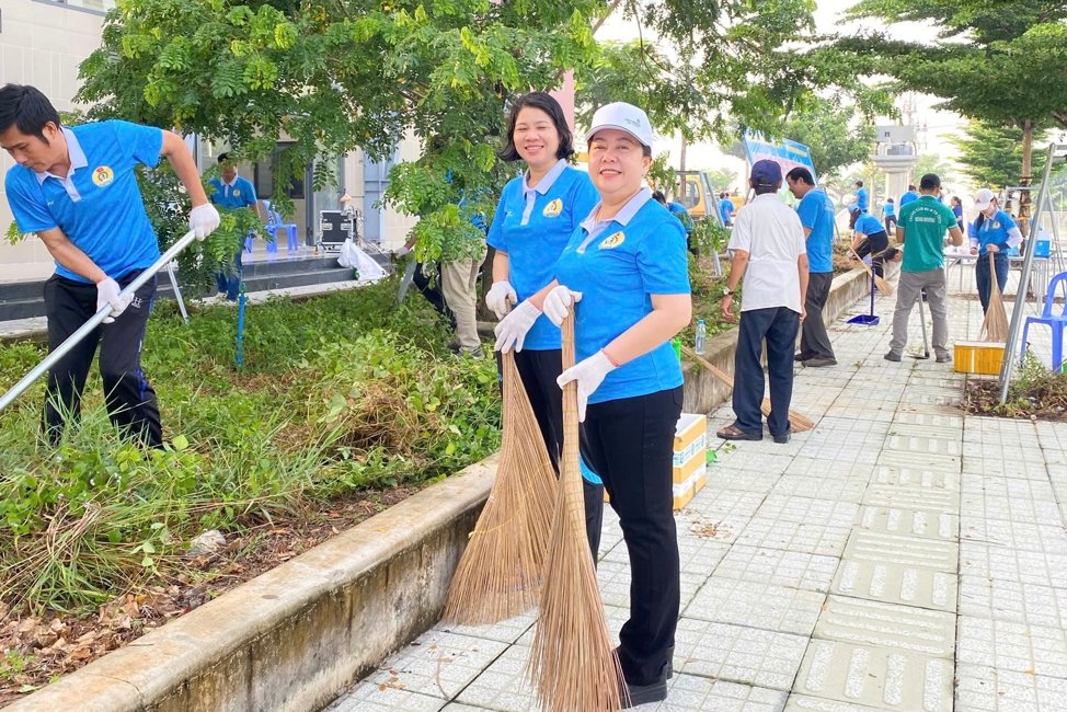 Binh Duong menyelenggarakan peluncuran  Bình Dương tổ chức Ra quân “Ngày thứ Bảy văn minh”  - Ảnh 3.