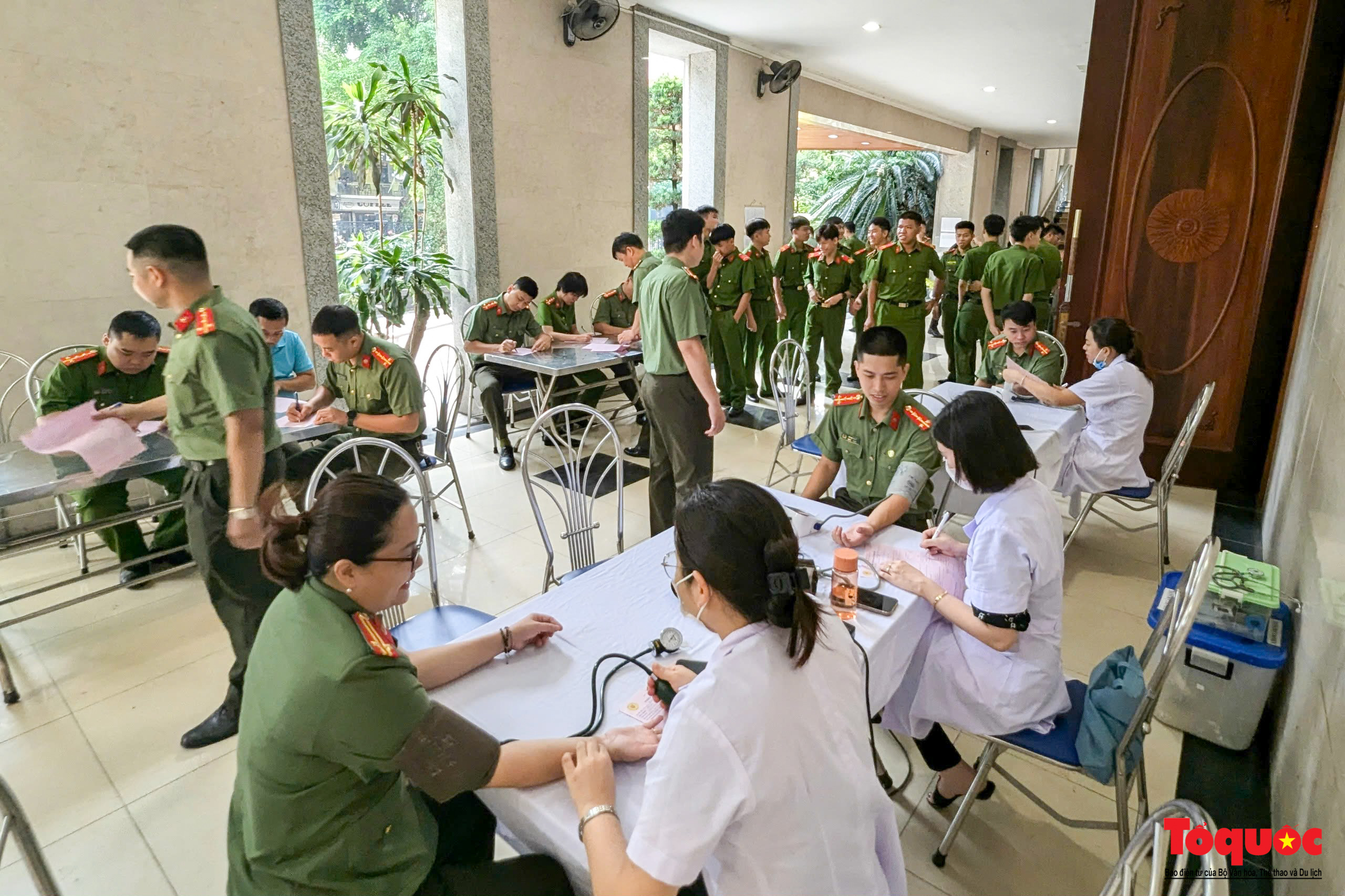 Công an TP Hà Nội tổ chức Lễ phát động Hành trình “Giọt máu nghĩa tình” năm 2024 - Ảnh 2.