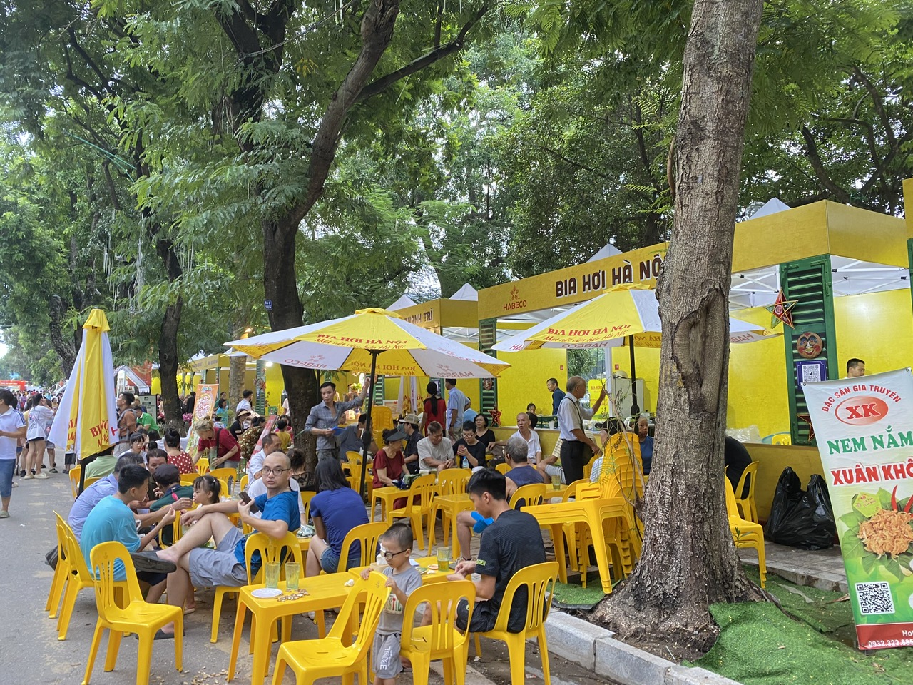 O mulțime de experiențe la Festivalul Cadourilor din 2024 - Fotografia 11. Thật nhiều trải nghiệm tại Lễ hội quà tặng 2024 - Ảnh 11.