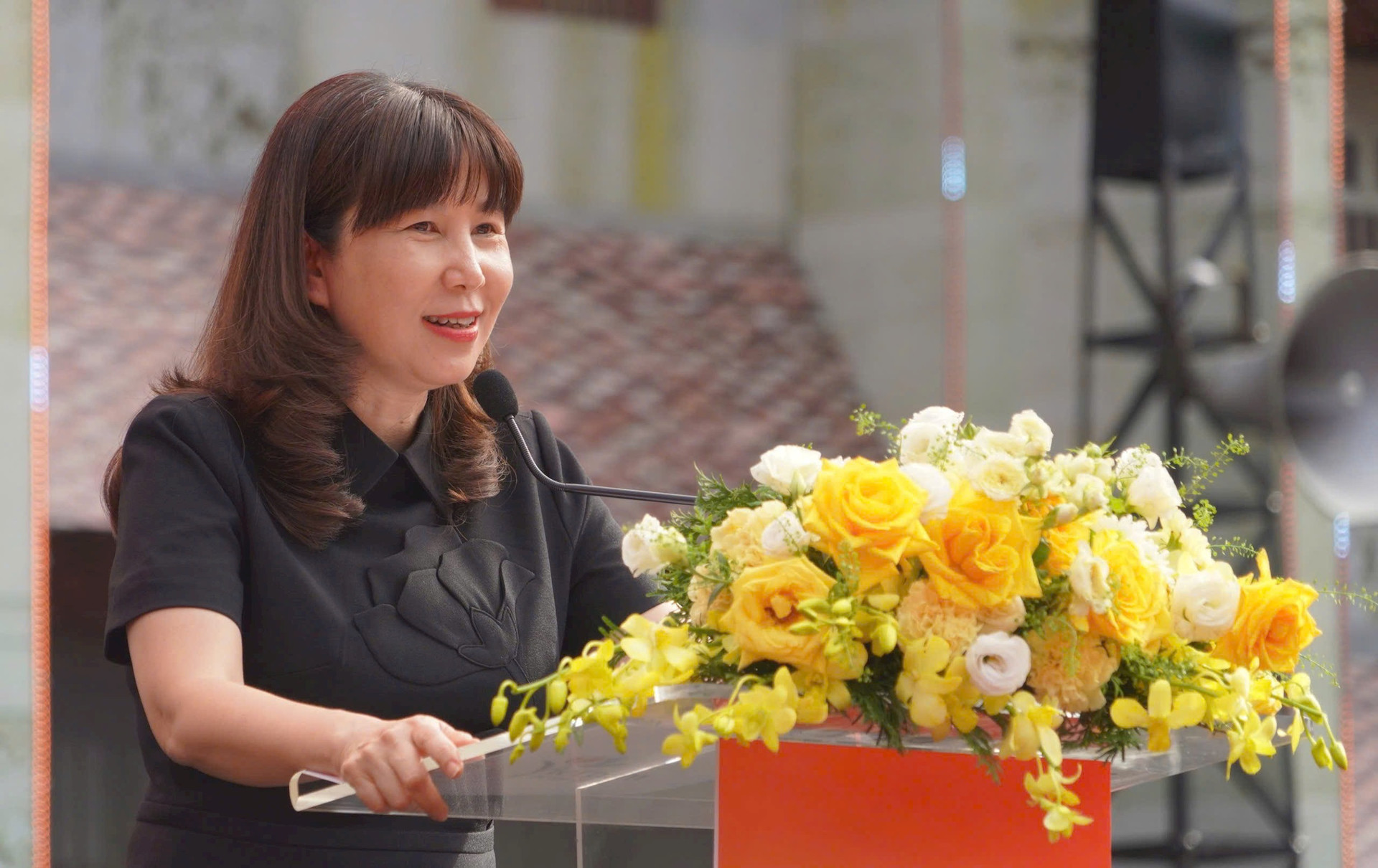 Numeroase experiențe de la Festivalul Cadourilor Turistice din 2024 au atras 20.000 de localnici și turiști - Fotografia 2. Thật nhiều trải nghiệm tại Lễ hội quà tặng du lịch 2024 đã thu hút 20.000 người dân và du khách - Ảnh 2.