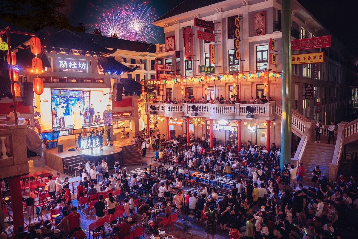 8WONDER Moon Festival នាំមកជូននូវការបាញ់កាំជ្រួចដ៏អស្ចារ្យបំផុតទៅកាន់ទីក្រុងមហាសមុទ្រ - រូបថត 6 ។ 8WONDER Moon Festival mang đêm hội pháo hoa hoành tráng bậc nhất đến Ocean City - Ảnh 6.