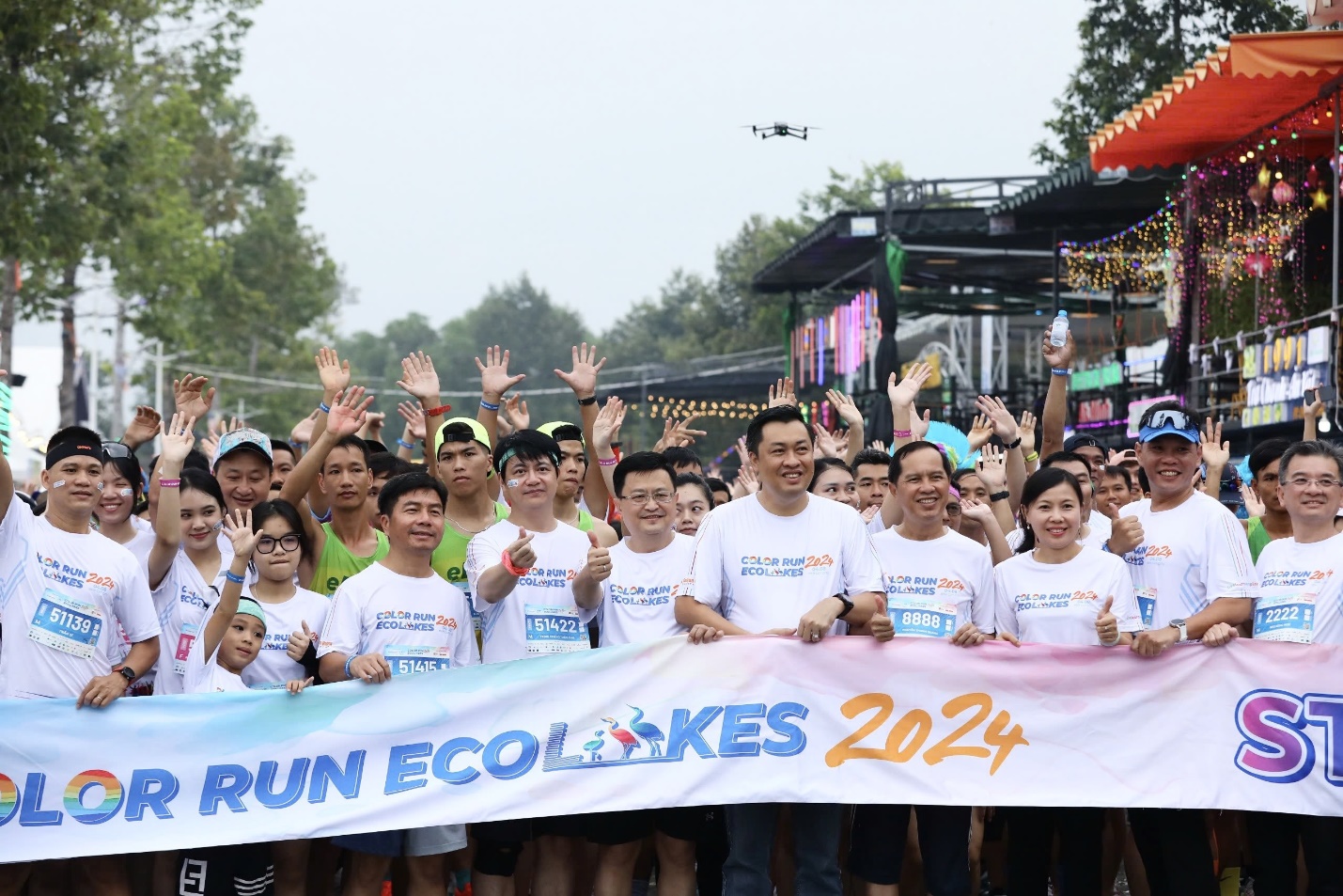 2.000 người tham gia Đường chạy sắc màu “Color Run EcoLakes 2024” - Ảnh 2.