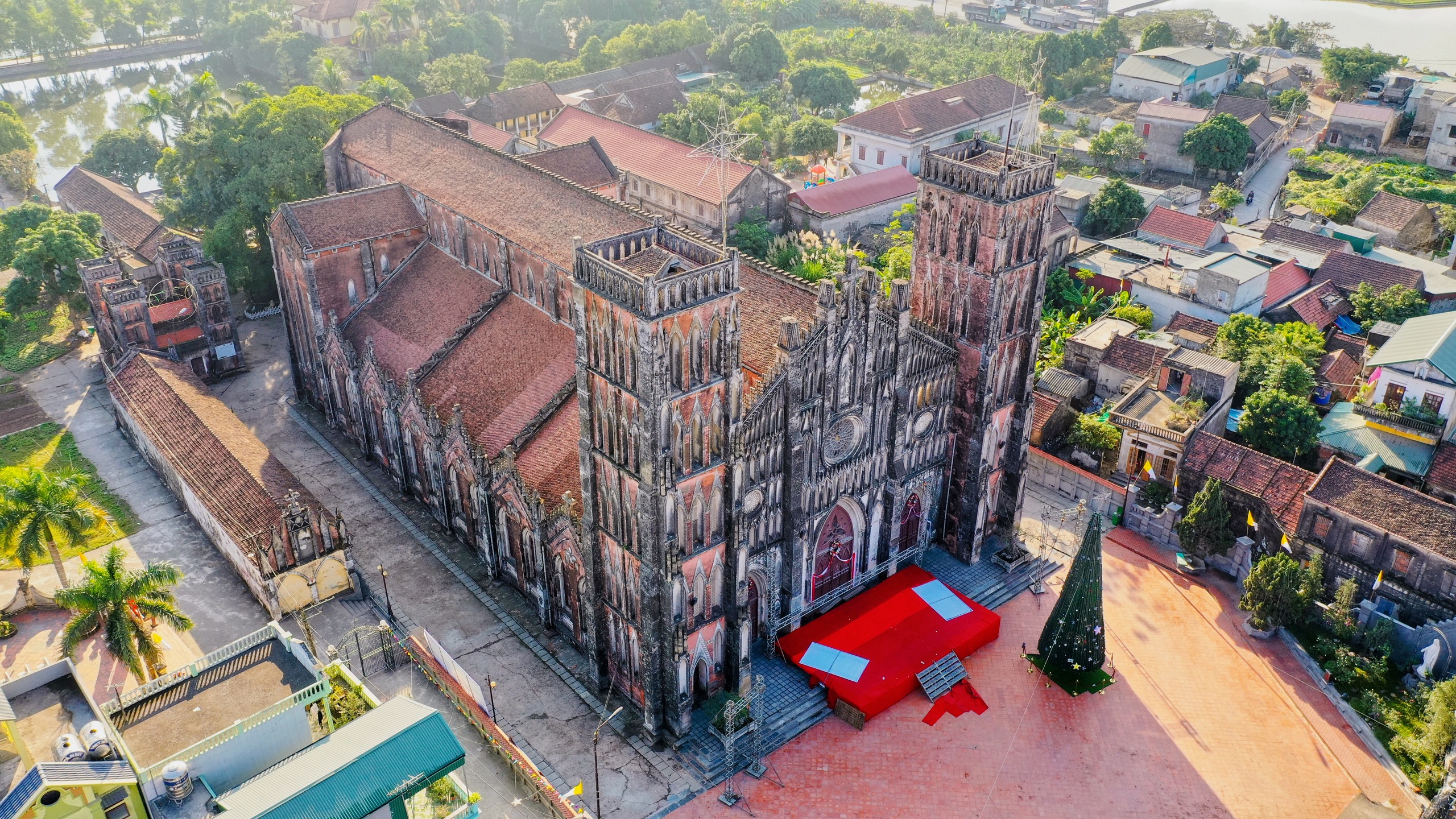 ហាណាម សន្យាថានឹងកើនឡើងទ្វេដងក្នុងកម្មវិធី World Travel Awards Asia and Oceania 2024? - រូបថត ១. Hà Nam hứa hẹn lập cú đúp tại World Travel Awards châu Á và châu Đại dương 2024? - Ảnh 1.