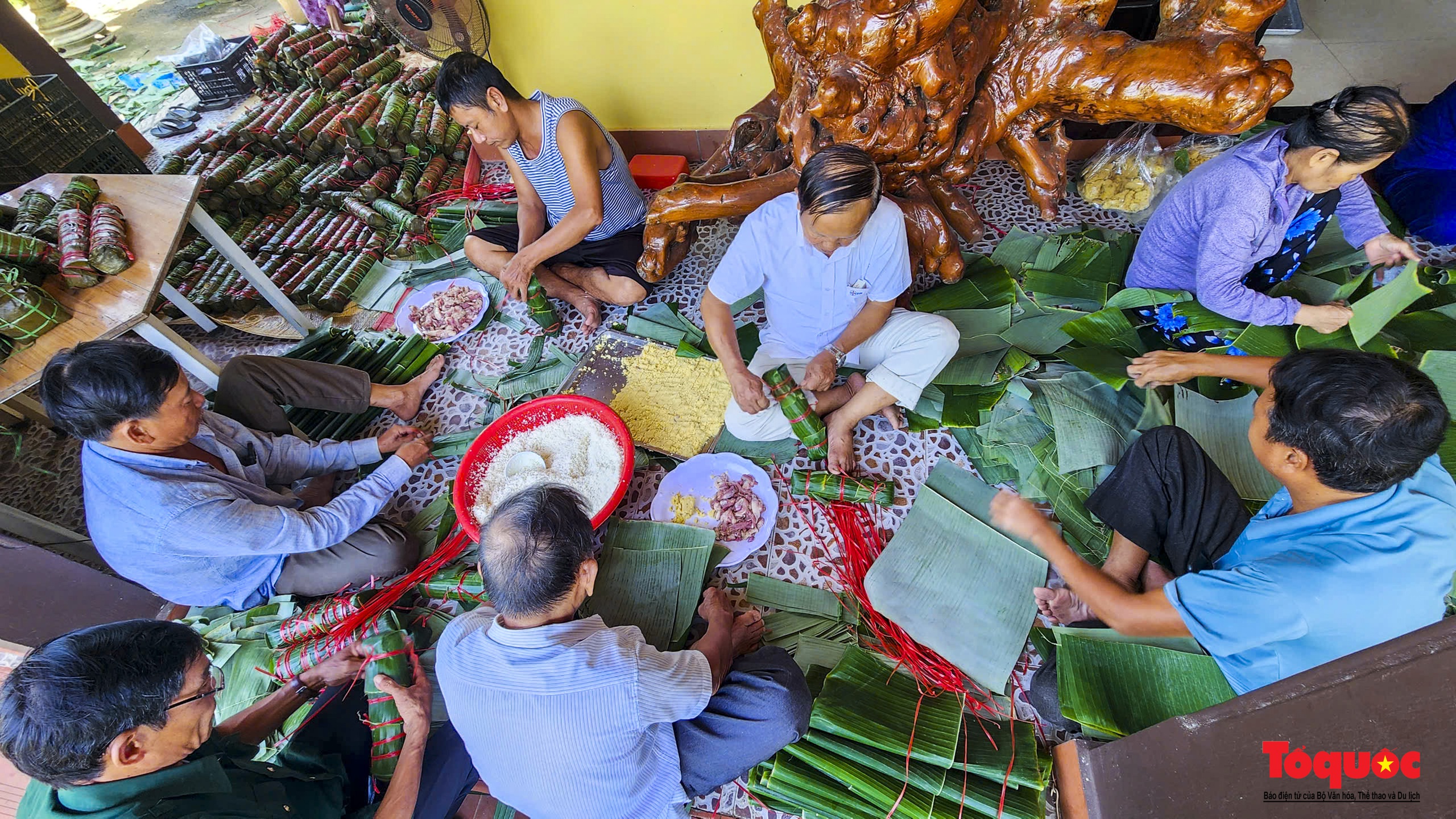 Trắng đêm nấu những &quot;nồi bánh yêu thương&quot; gửi tặng người dân miền Bắc bị ảnh hưởng do mưa lũ - Ảnh 4.