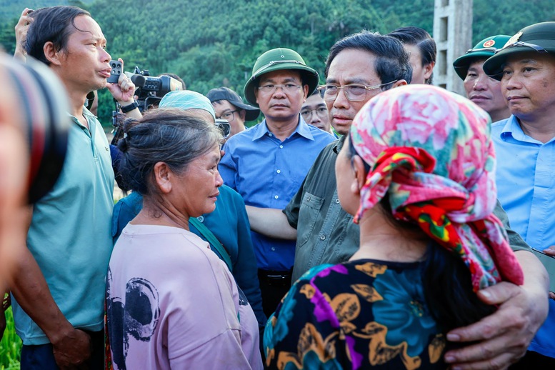 &quot;Cứu dân là ưu tiên cao nhất&quot; với các địa phương bị ảnh hưởng bởi bão lũ - Ảnh 3.