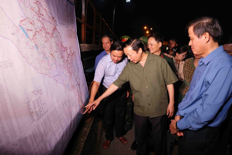 &quot;Cứu dân là ưu tiên cao nhất&quot; với các địa phương bị ảnh hưởng bởi bão lũ - Ảnh 5.