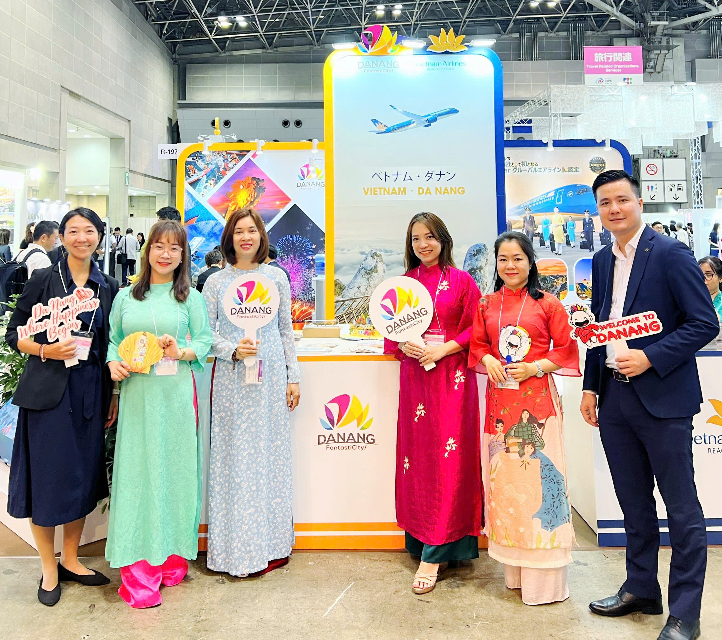 Da Nang promove seu destino na maior feira de turismo do Japão - Tourism Expo Japan 2024 - Foto 1. Đà Nẵng quảng bá điểm đến tại Hội chợ Du lịch lớn nhất Nhật Bản – Tourism Expo Japan 2024 - Ảnh 1.