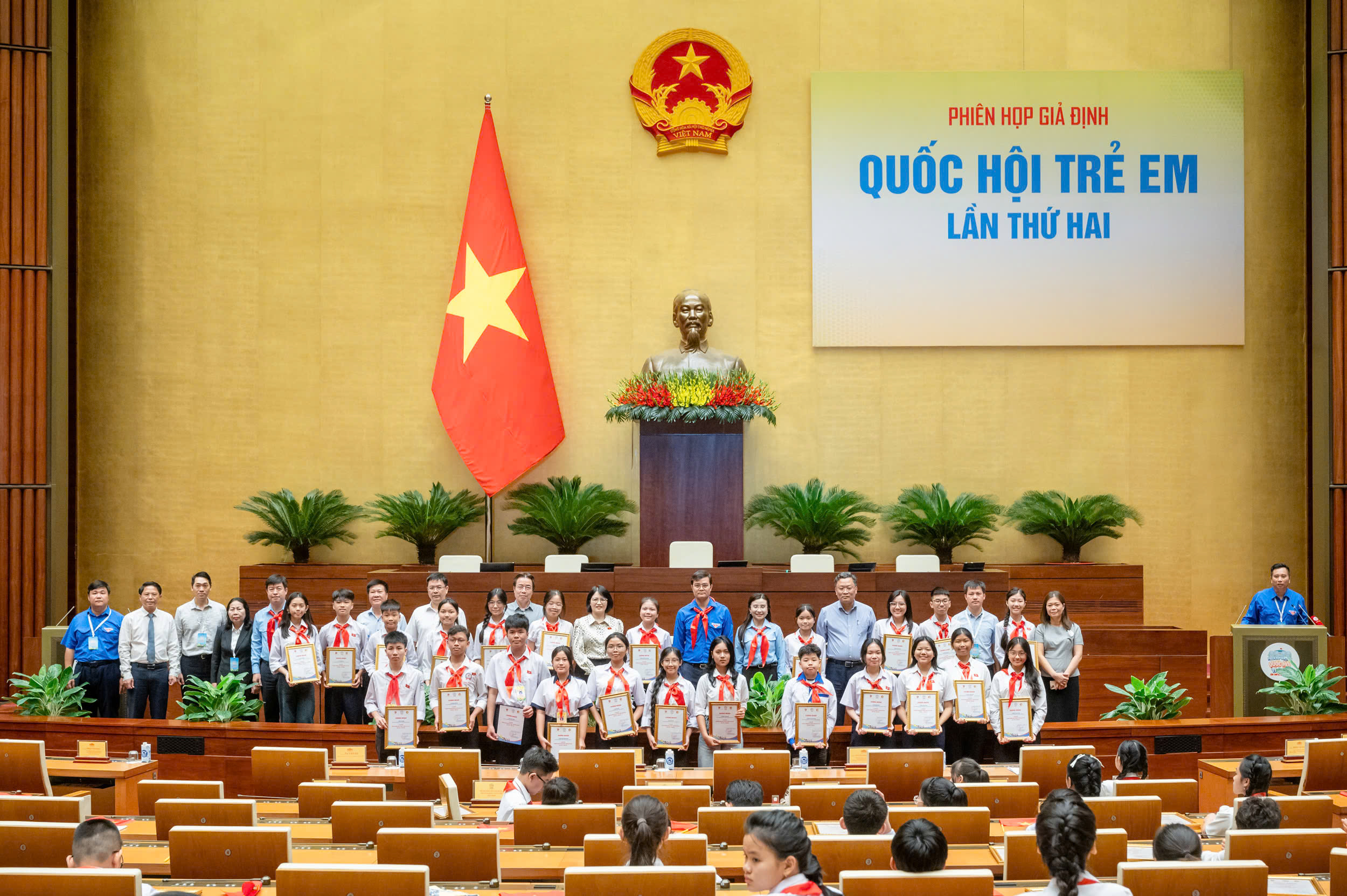 Khai mạc Phiên họp giả định &quot;Quốc hội trẻ em&quot; lần thứ II, năm 2024 - Ảnh 10.