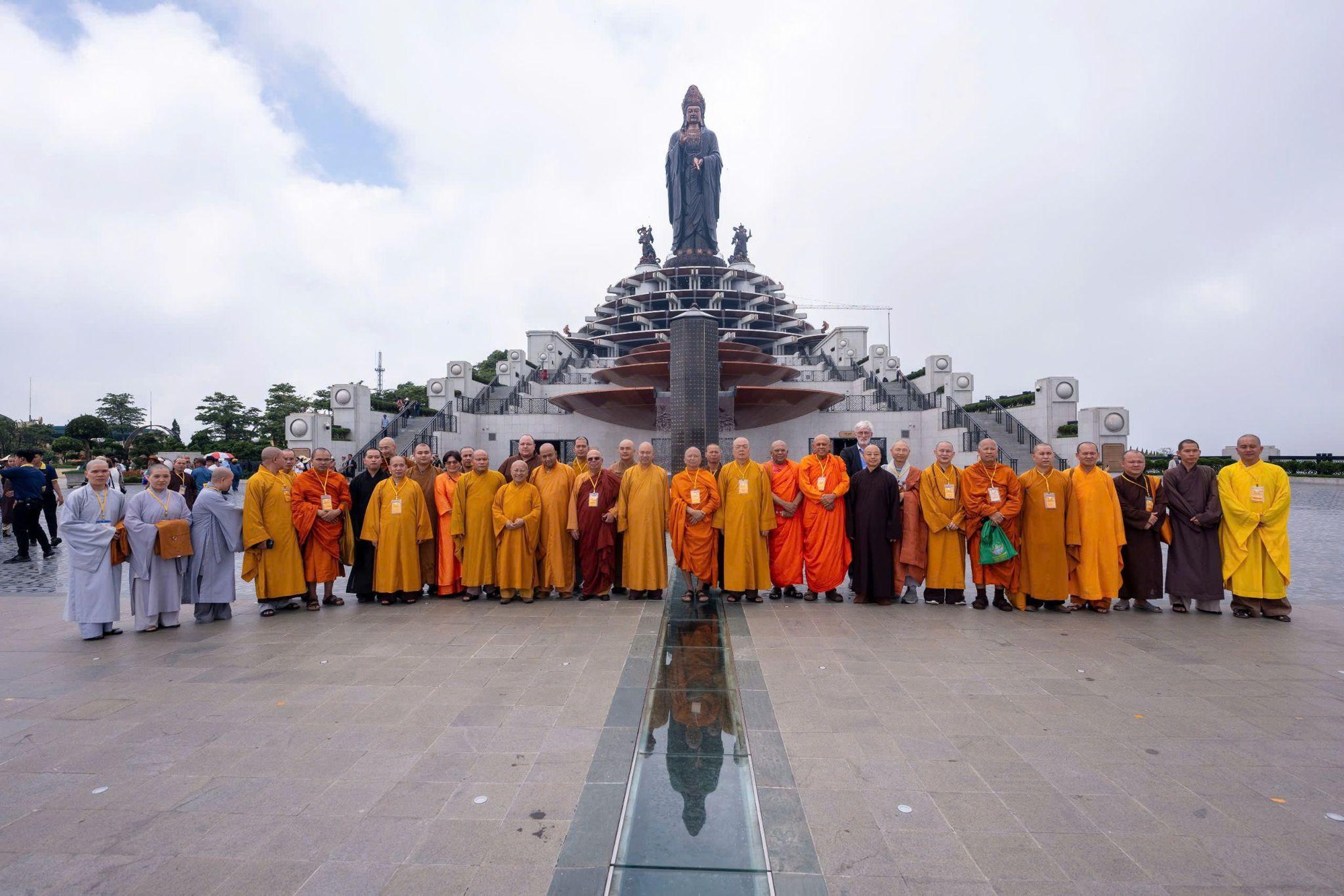 Núi Bà Đen đón đoàn đại biểu ICDV tham quan và thảo luận về Đại lễ Vesak 2025 - Ảnh 2.