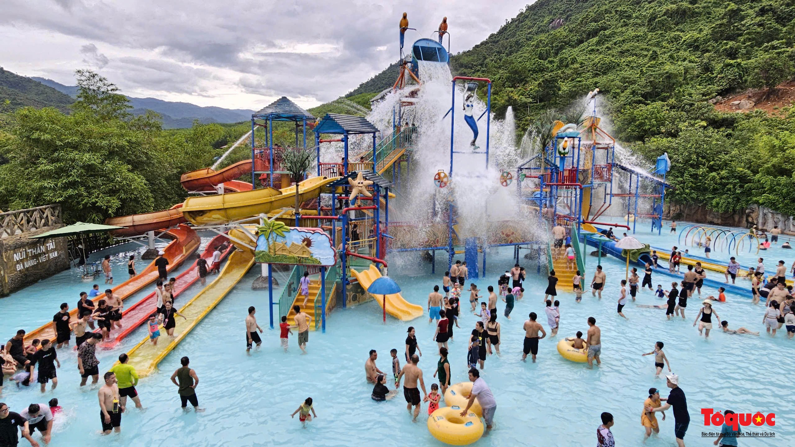 2 सितम्बर की छुट्टियों के दौरान डा नांग से कुल पर्यटन राजस्व 1,200 बिलियन VND से अधिक पहुंच गया - फोटो 1. Tổng thu du lịch Đà Nẵng trong dịp lễ 2/9 đạt hơn 1.200 tỷ đồng - Ảnh 1.