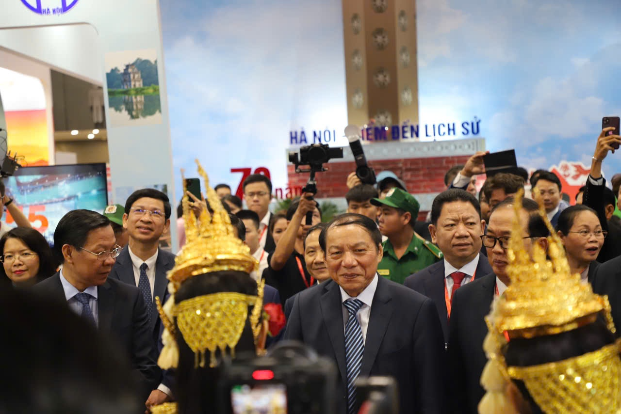 ມາເລເຊຍແລະຫຼາຍປະເທດອາຊຽນແນະນໍາຜະລິດຕະພັນການທ່ອງທ່ຽວທີ່ປະທັບໃຈທີ່ ITE HCMC 2024 - ຮູບພາບ 5. Malaysia và nhiều nước ASEAN giới thiệu sản phẩm du lịch ấn tượng tại ITE HCMC 2024 - Ảnh 5.