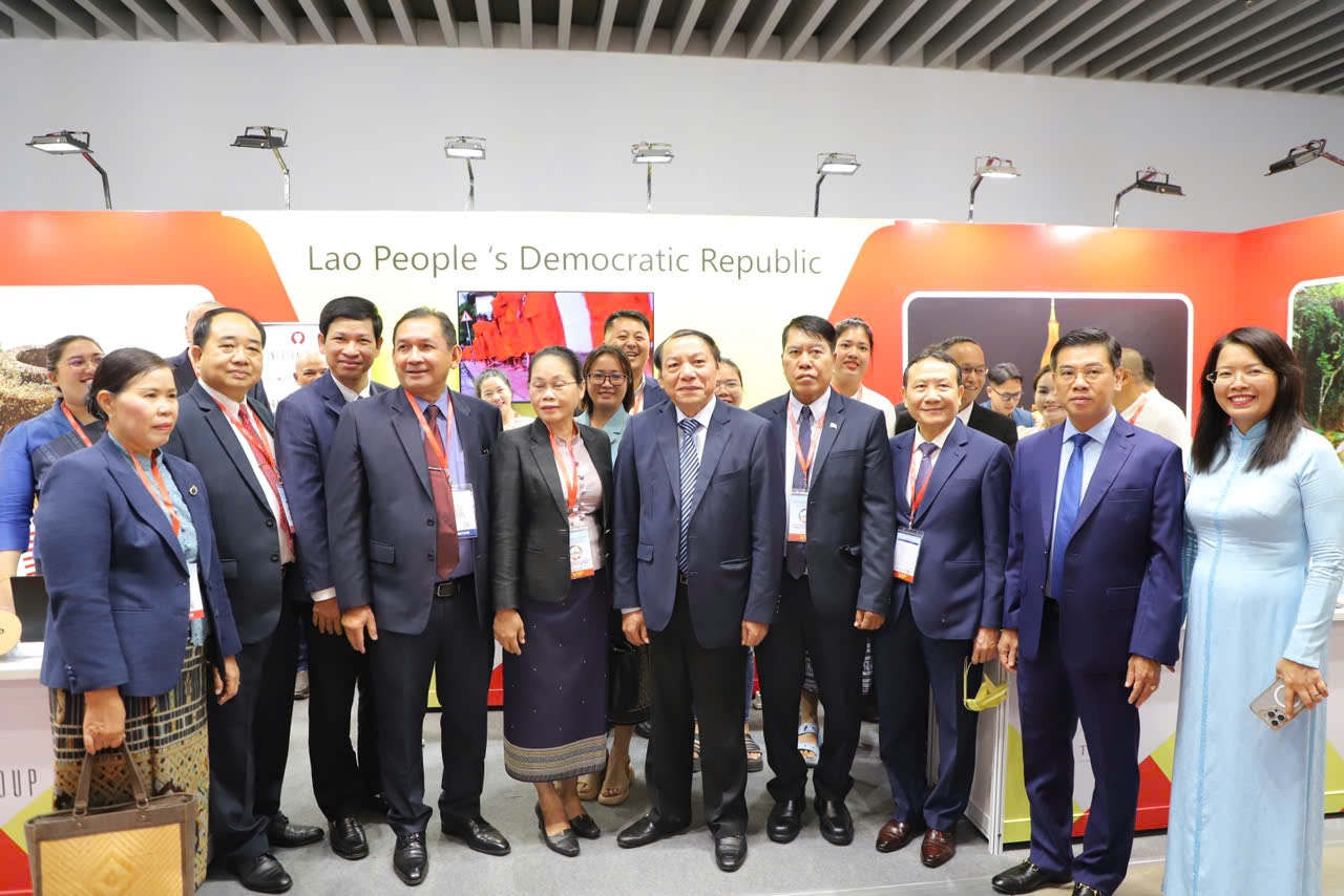 ມາເລເຊຍແລະຫຼາຍປະເທດອາຊຽນແນະນໍາຜະລິດຕະພັນການທ່ອງທ່ຽວທີ່ປະທັບໃຈທີ່ ITE HCMC 2024 - ຮູບທີ 6. Malaysia và nhiều nước ASEAN giới thiệu sản phẩm du lịch ấn tượng tại ITE HCMC 2024 - Ảnh 6.