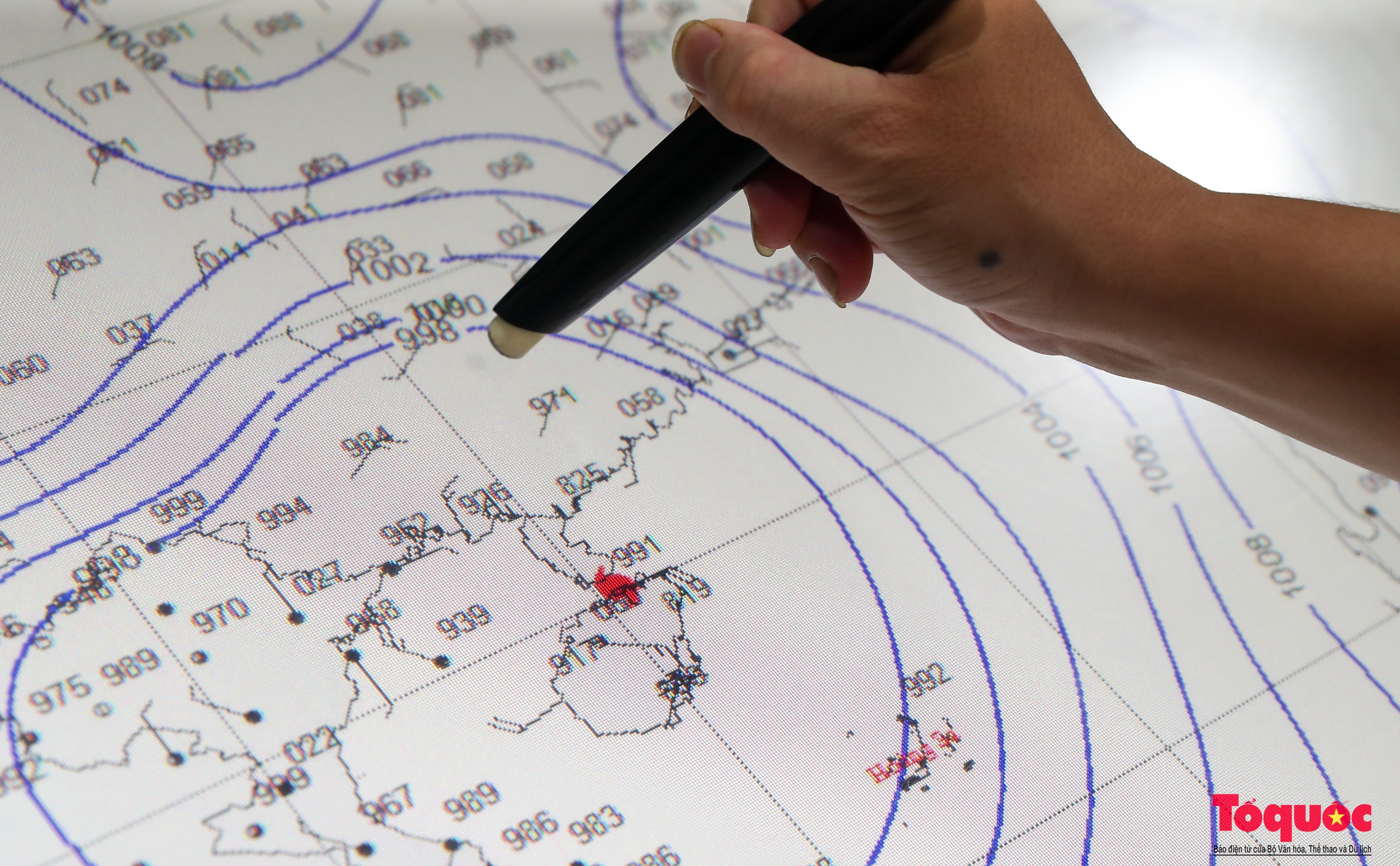 Cảnh xuyên đêm trực bão số 3 (Yagi) ở Trung tâm Dự báo Khí tượng thủy văn quốc gia - Ảnh 8.