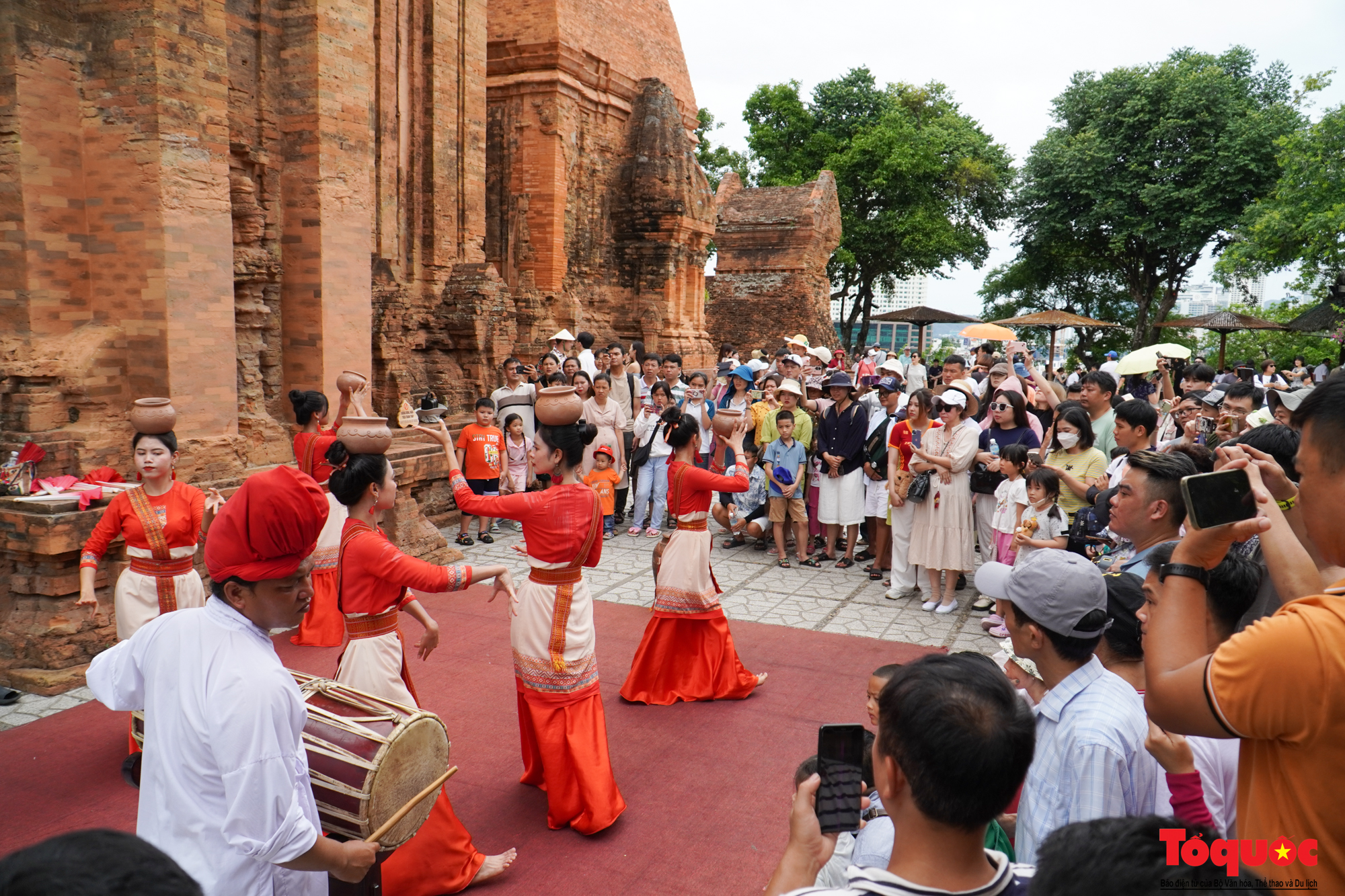 Xem xét công nhận Tháp Bà Ponagar là di tích quốc gia đặc biệt - Ảnh 7.