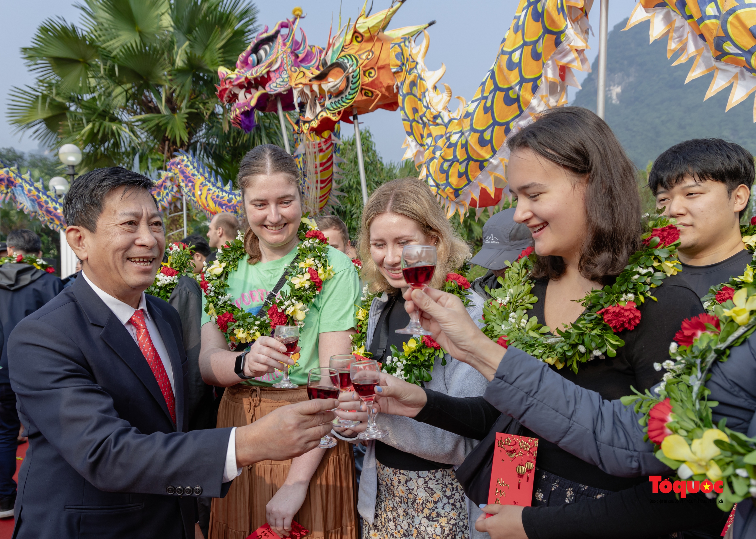 Du lịch Quảng Bình kỳ vọng phát triển ấn tượng trong năm 2025 - Ảnh 4. Du lịch Quảng Bình kỳ vọng phát triển ấn tượng trong năm 2025 - Ảnh 4.