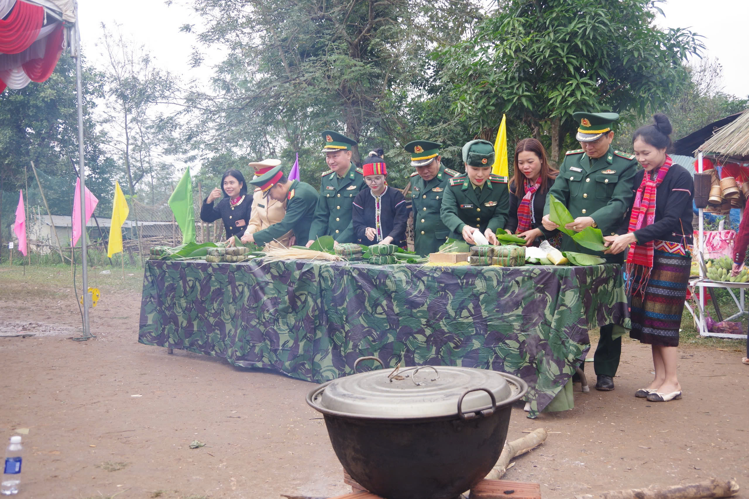 &quot;Xuân Biên phòng ấm lòng dân bản&quot; với nhiều hoạt động ý nghĩa tại Quảng Trị - Ảnh 3.