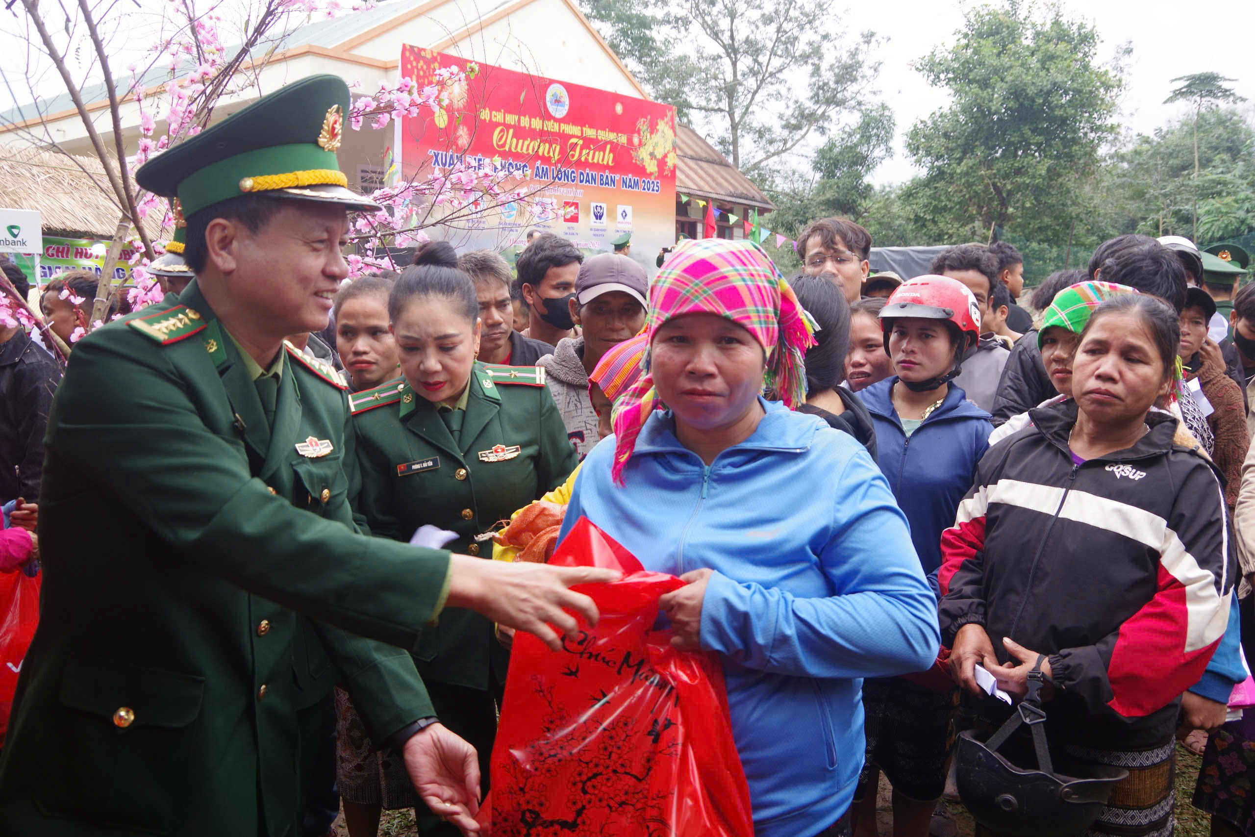 &quot;Xuân Biên phòng ấm lòng dân bản&quot; với nhiều hoạt động ý nghĩa tại Quảng Trị - Ảnh 2.