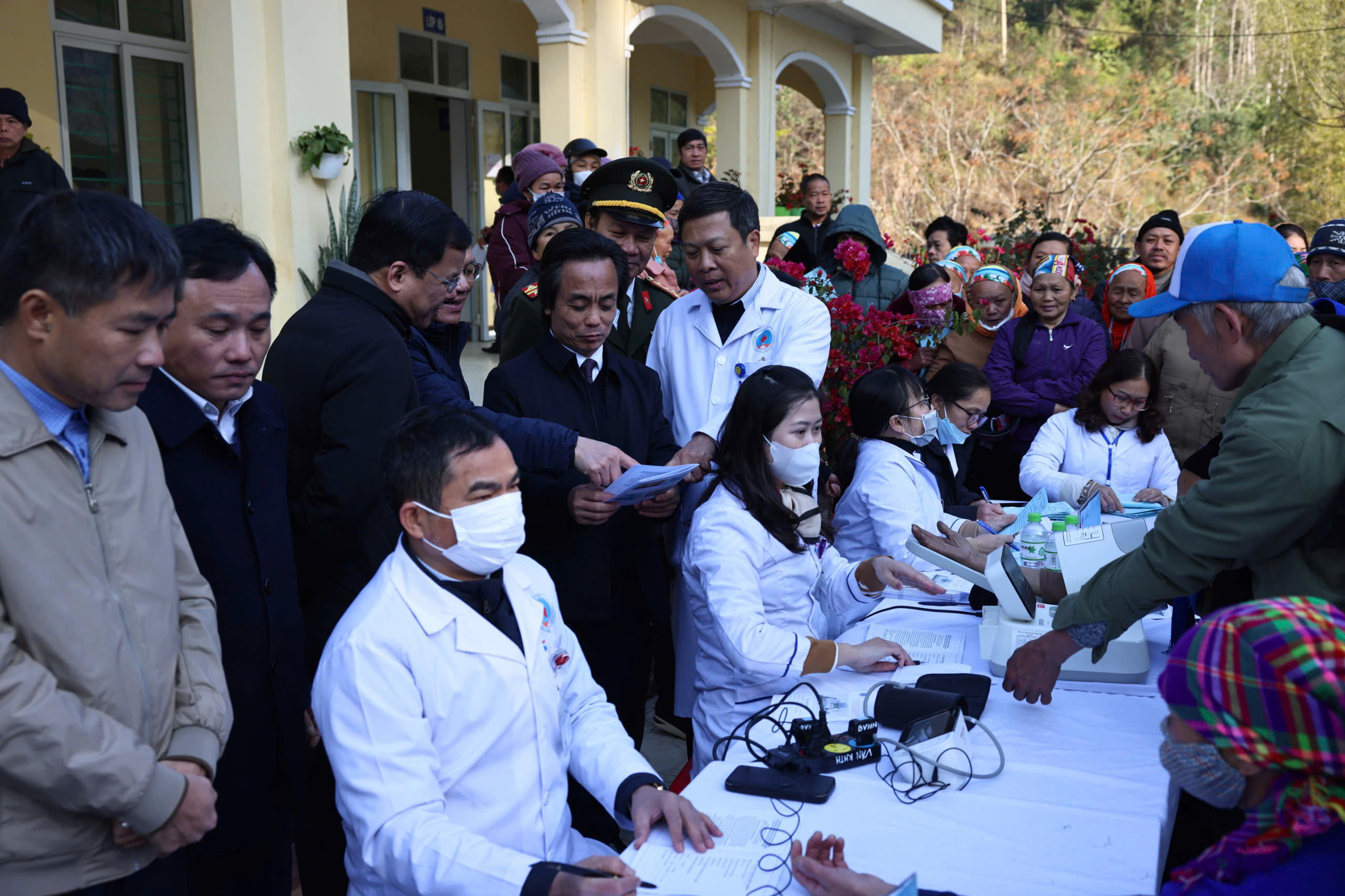 «Συμπατριώτες Tet 2025» - Διαδίδοντας αξίες αγάπης στην κοινότητα - Φωτογραφία 3. “Tết đồng bào 2025”- Lan tỏa những giá trị yêu thương tới cộng đồng - Ảnh 3.