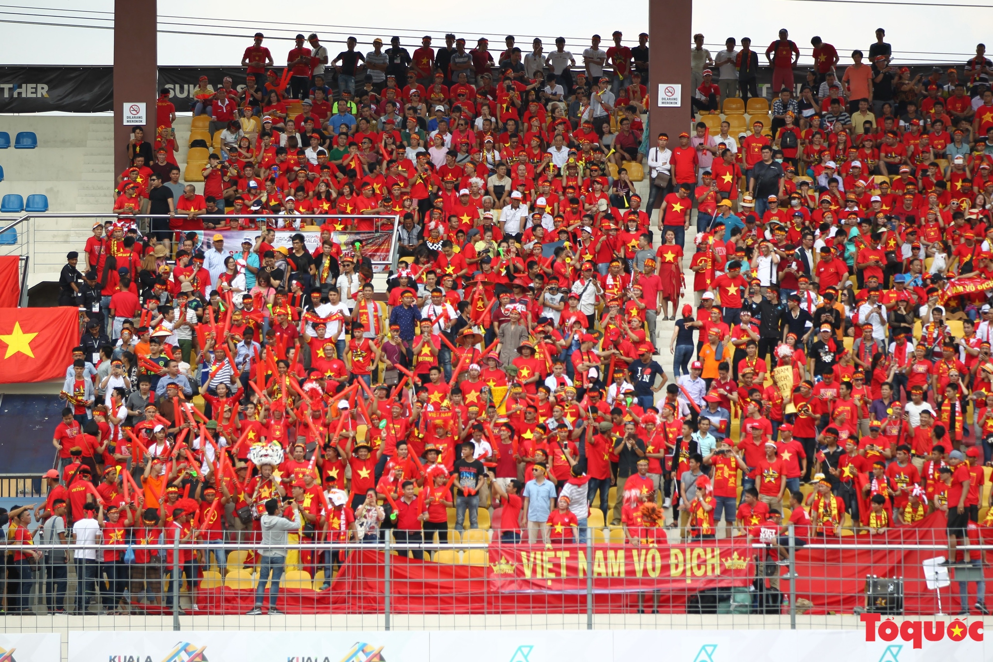 Việt Nam chưa đá chúng kết, người hâm mộ đã săn tour xem chung kết ASEAN Cup 2024 ở Thái Lan - Ảnh 3.