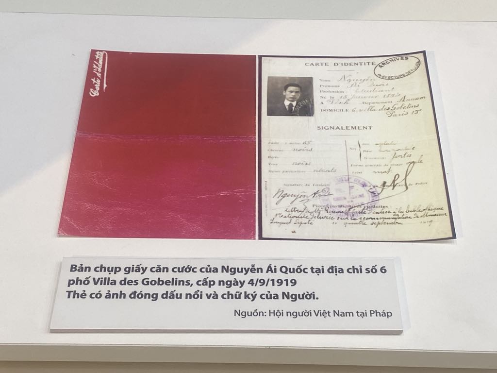 Παρουσίαση περισσότερων από 200 εγγράφων και αντικειμένων στην έκθεση «Κομμουνιστικό Κόμμα Βιετνάμ - 95 χρόνια συνοδευτικά του έθνους» - Φωτογραφία 8. Giới thiệu hơn 200 tài liệu, hiện vật tại triển lãm