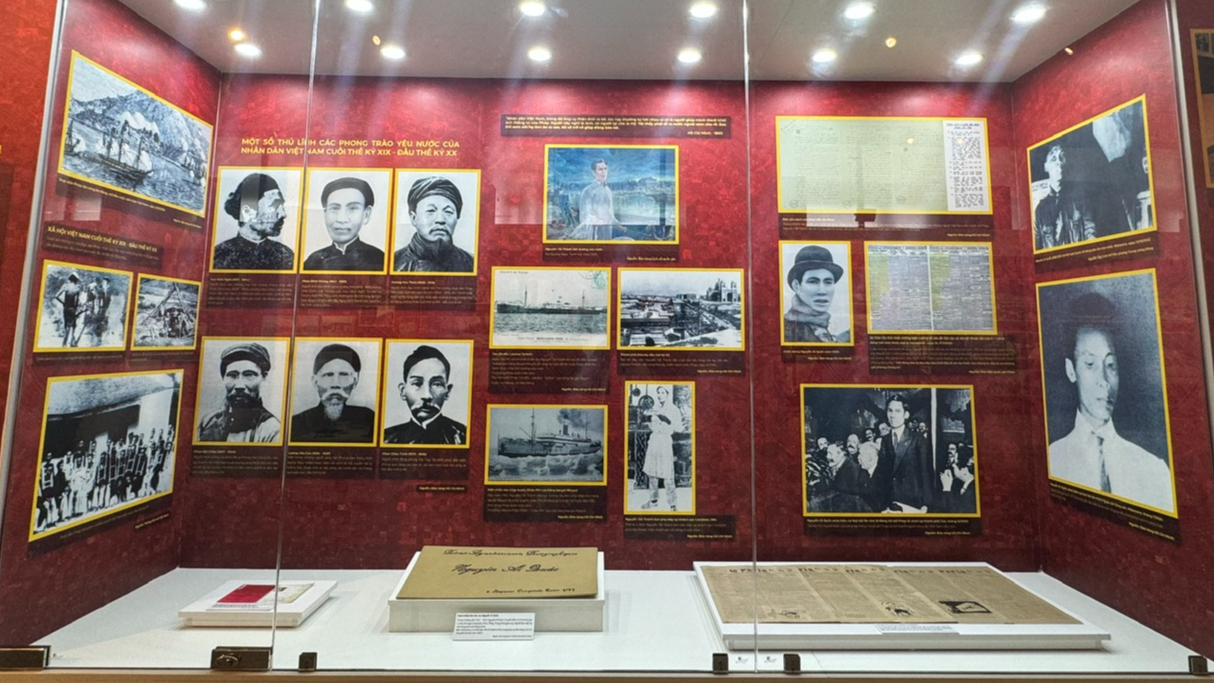 Παρουσίαση περισσότερων από 200 εγγράφων και αντικειμένων στην έκθεση «Κομμουνιστικό Κόμμα Βιετνάμ - 95 χρόνια συνοδευτικά του έθνους» - Φωτογραφία 17. Giới thiệu hơn 200 tài liệu, hiện vật tại triển lãm