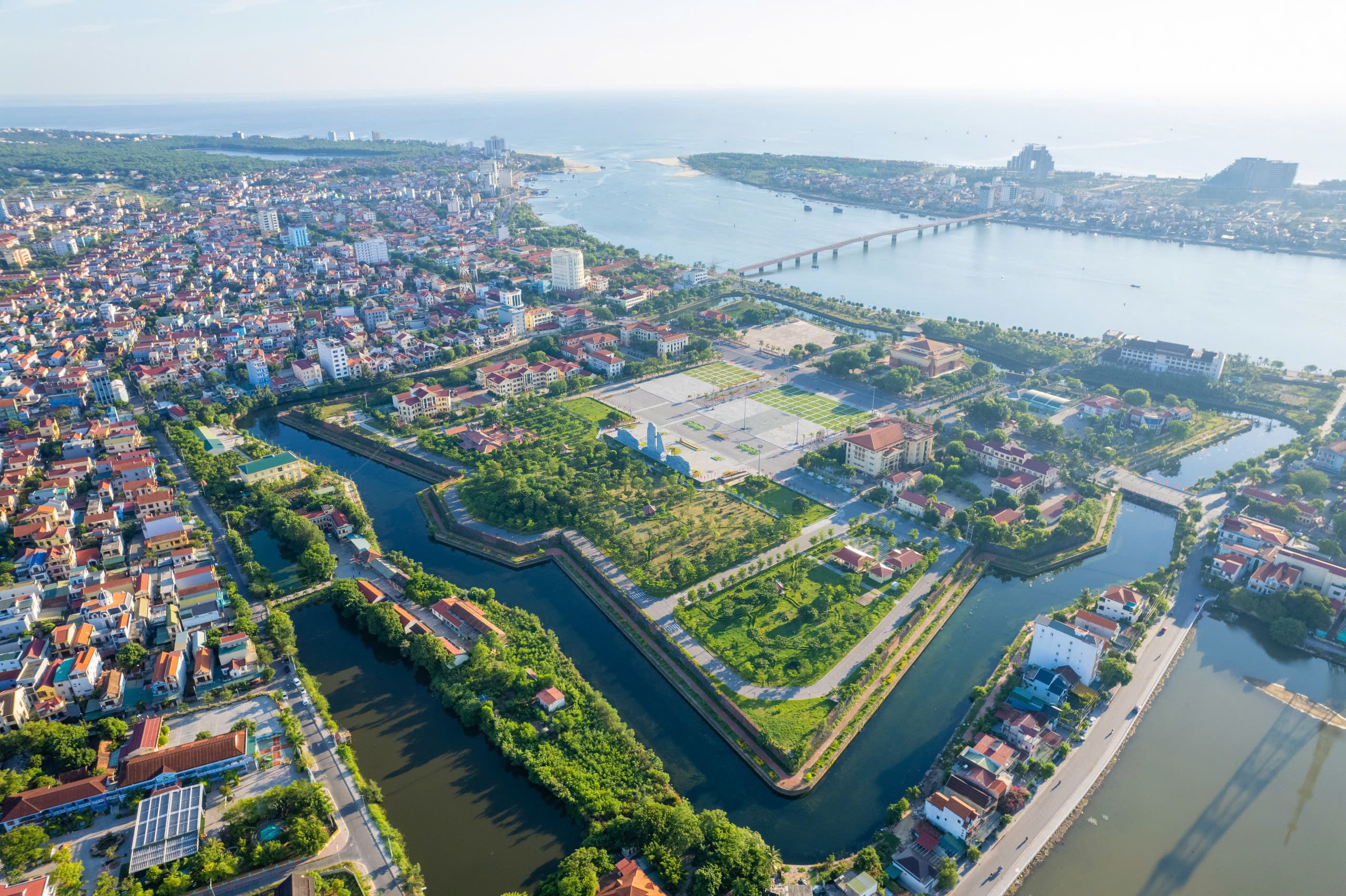 Προώθηση των πλεονεκτημάτων του Ντονγκ Χόι στην προώθηση του τουρισμού - Φωτογραφία 2. Phát huy lợi thế Đồng Hới trong quảng bá, xúc tiến du lịch - Ảnh 2.