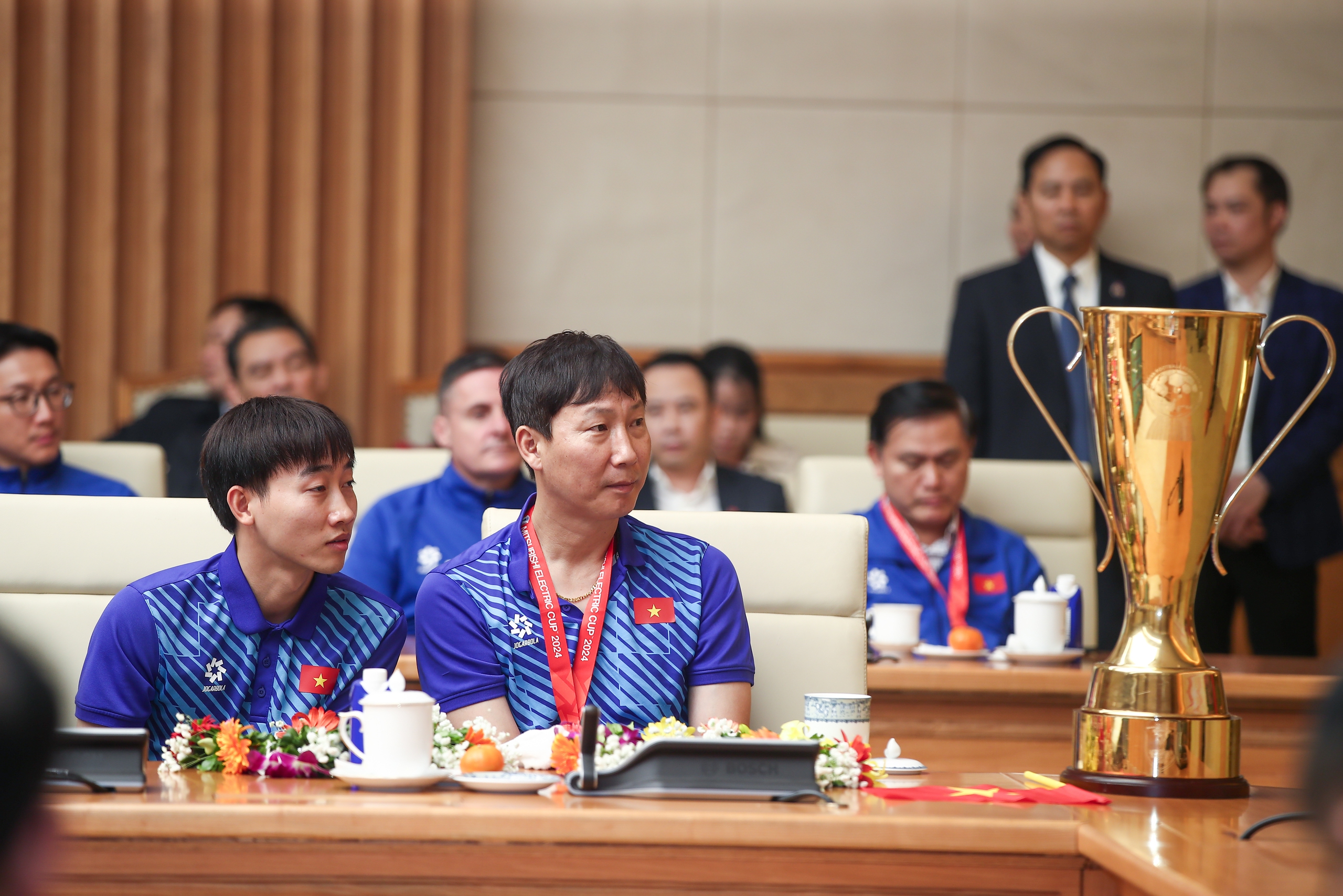 Chùm ảnh: Thủ tướng Phạm Minh Chính chúc mừng, biểu dương Đội tuyển bóng đá nam quốc gia - Ảnh 14.