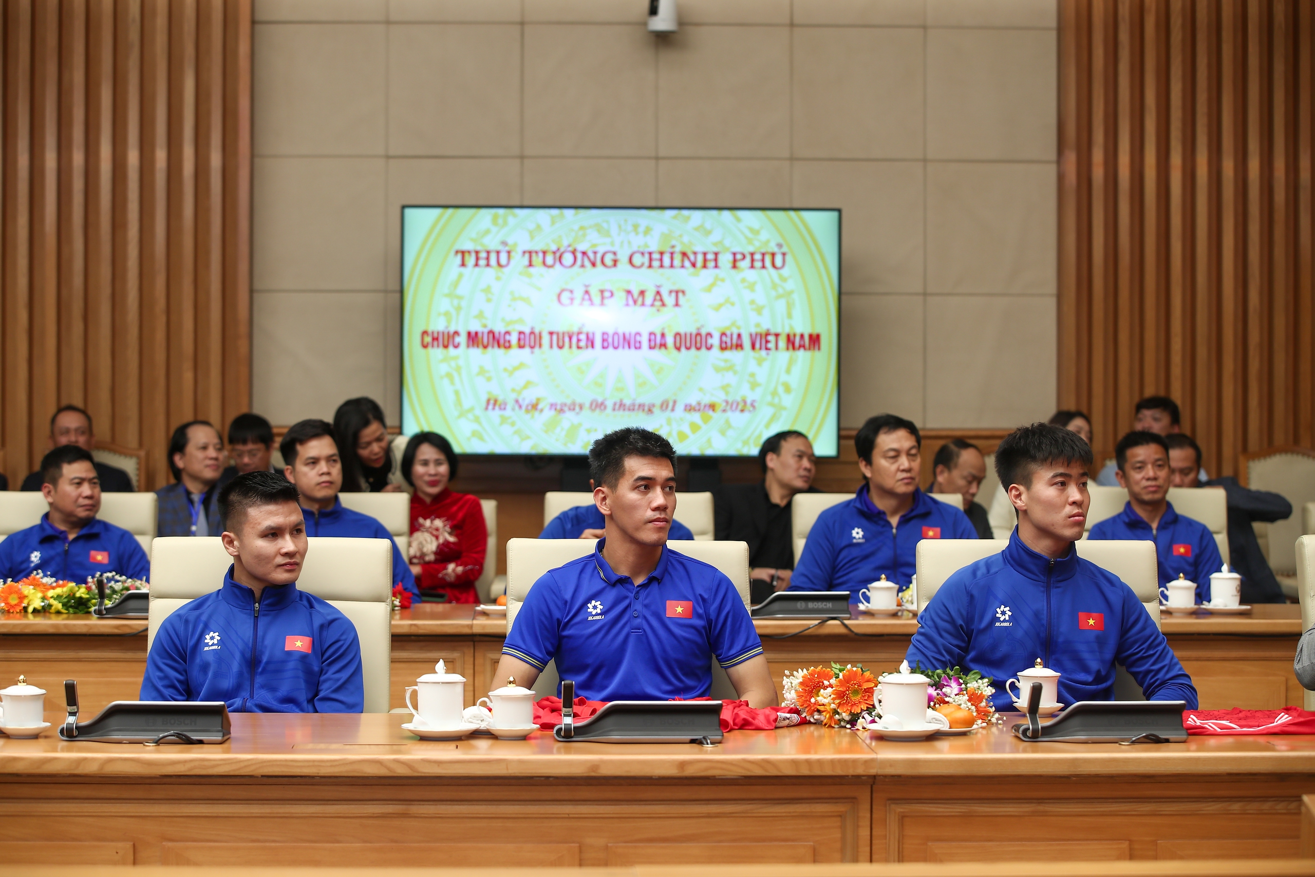 Chùm ảnh: Thủ tướng Phạm Minh Chính chúc mừng, biểu dương Đội tuyển bóng đá nam quốc gia - Ảnh 16.