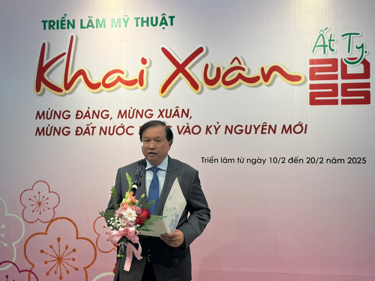 Gần 60 tác phẩm "Khai Xuân" năm Ất Tỵ 2025 - Ảnh 1. Gần 60 tác phẩm "Khai Xuân" năm Ất Tỵ 2025 - Ảnh 1.