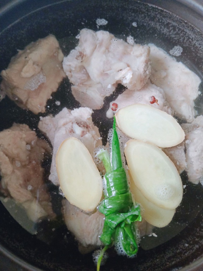 canh-rau-mam-da-ca-rot-va-suon-heo-5-17404081038891104586906-1740408307842-1740408308003884779119.jpg