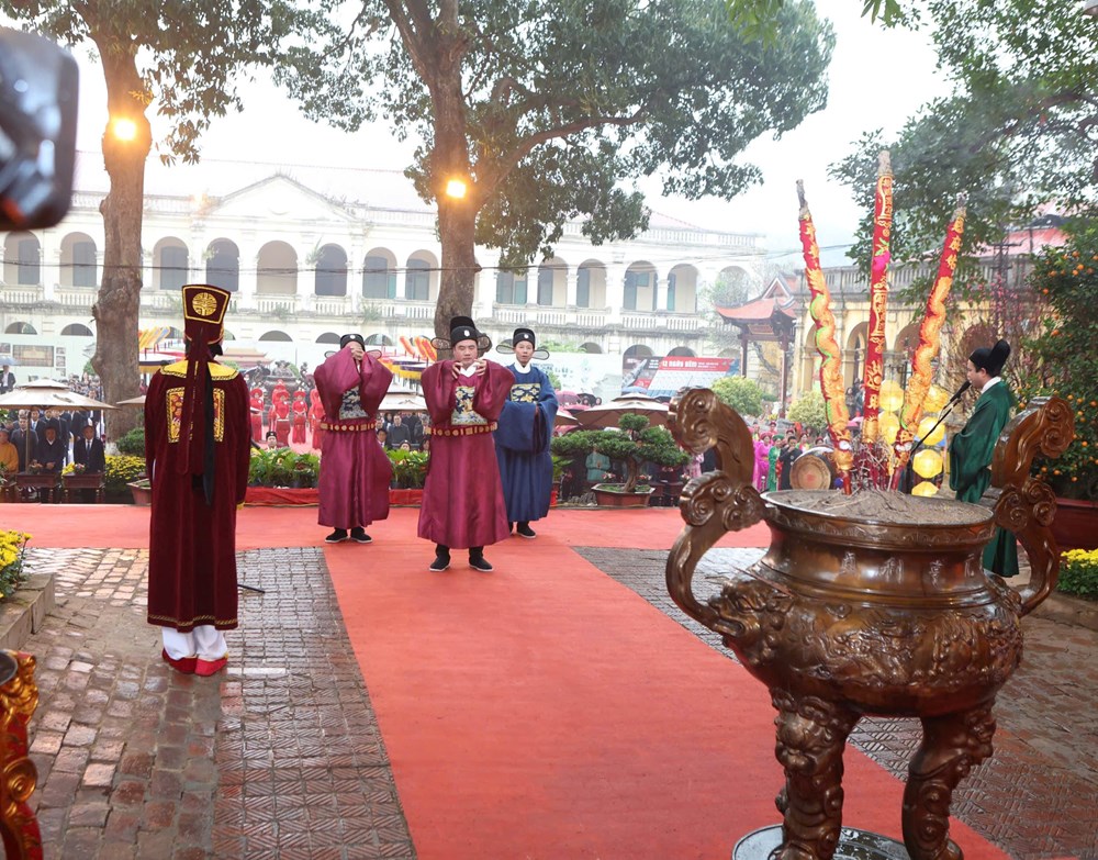 Chủ tịch nước Lương Cường dâng hương - khai xuân Ất Tỵ tại Hoàng thành Thăng Long - Ảnh 4.