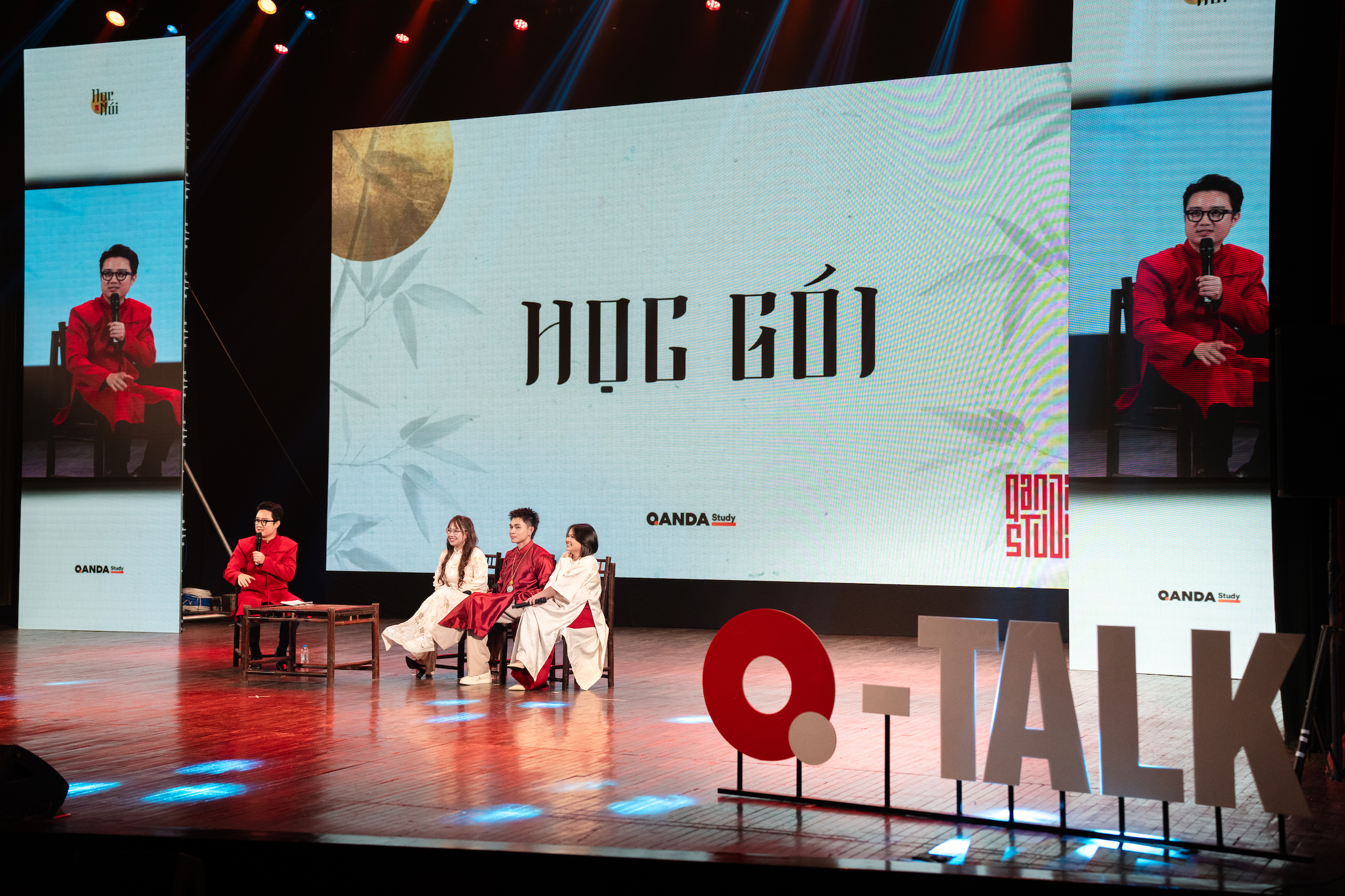 Učení se mluvení - kurz, který buduje u studentů sebevědomí v komunikaci - Foto 2. Học nói - lớp học tạo sự tự tin trong giao tiếp cho học sinh, sinh viên - Ảnh 2.