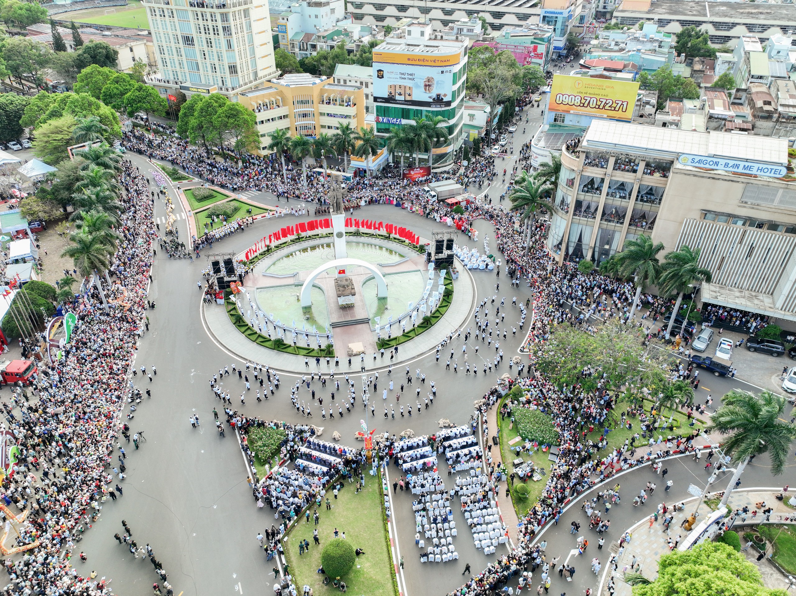 Đậm đà bản sắc Tây Nguyên trong Lễ hội Đường phố 2025 “Buôn Ma Thuột - Điểm đến của cà phê thế giới&quot; - Ảnh 1.