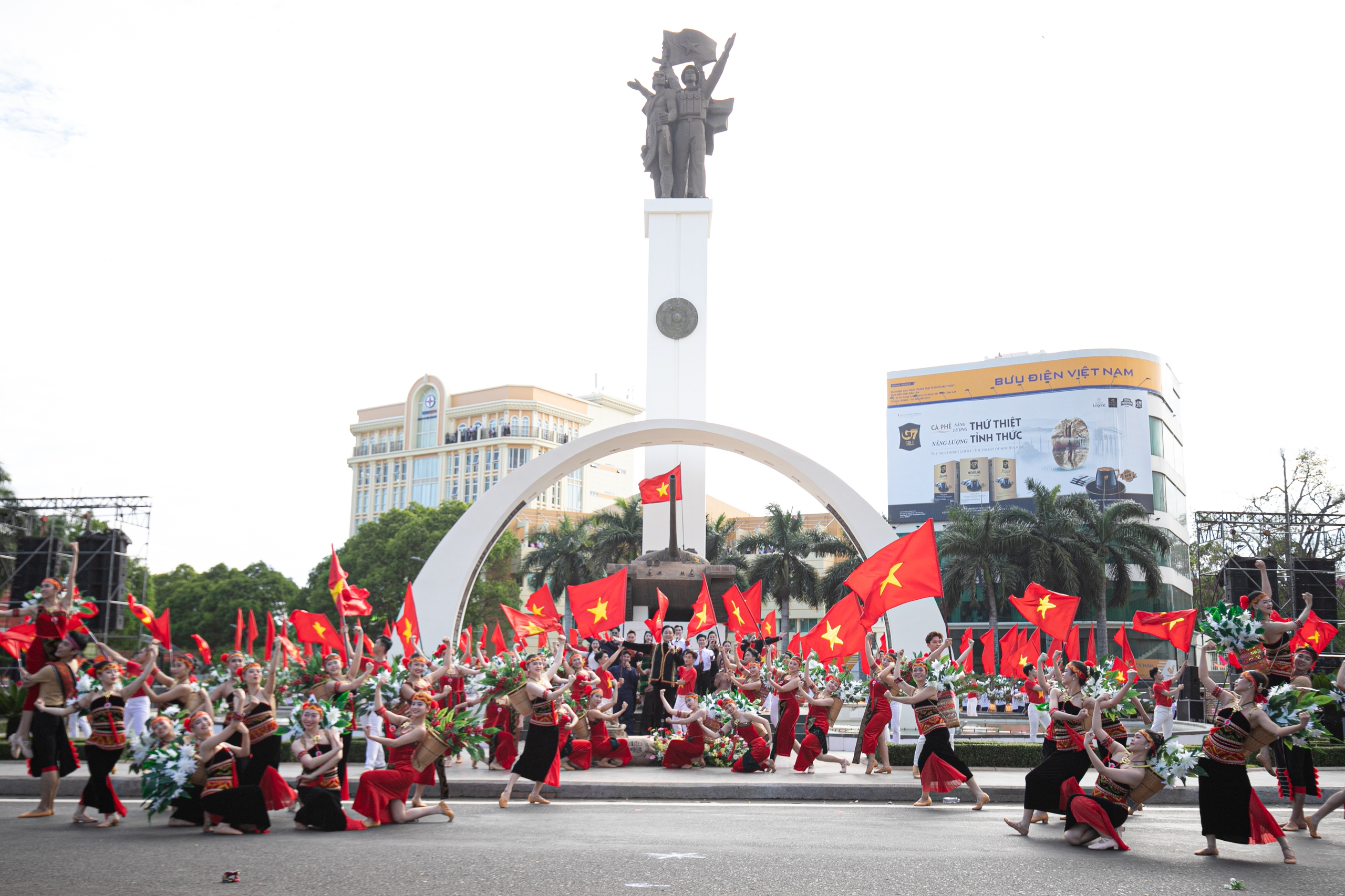 Đậm đà bản sắc Tây Nguyên trong Lễ hội Đường phố 2025 “Buôn Ma Thuột - Điểm đến của cà phê thế giới&quot; - Ảnh 3.