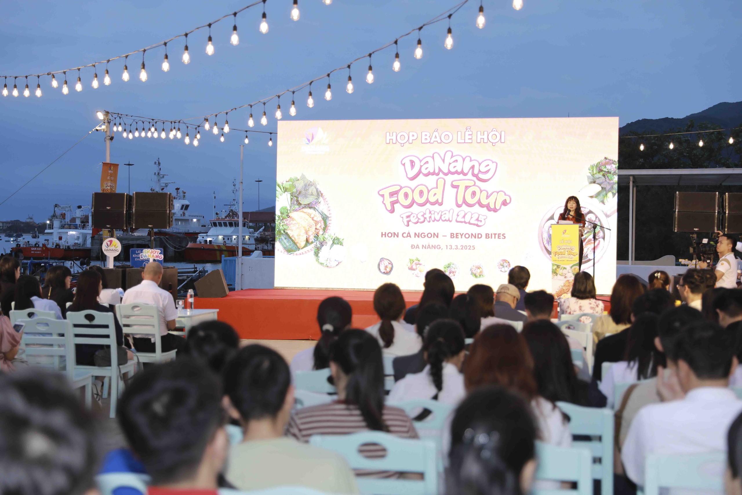 Danang Food Tour Festival 2025: Mempromosikan Danang sebagai tujuan kuliner terkemuka di wilayah ini - Foto 1. Lễ hội Đà Nẵng Food Tour 2025: Quảng bá Đà Nẵng là điểm đến ẩm thực hàng đầu trong khu vực - Ảnh 1.