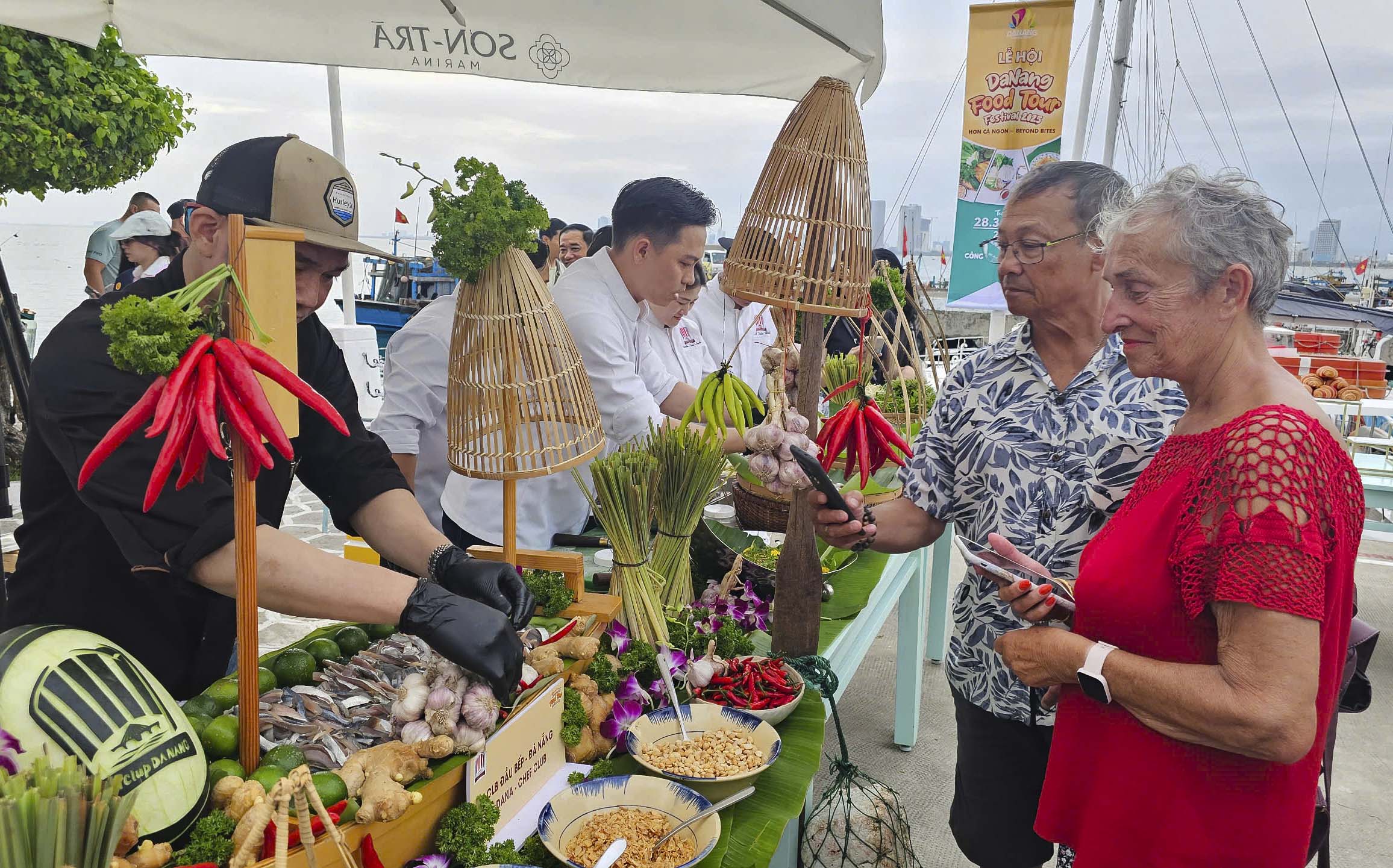 Festival Wisata Kuliner Danang 2025: Mempromosikan Danang sebagai destinasi kuliner terkemuka di kawasan ini - Foto 4. Lễ hội Đà Nẵng Food Tour 2025: Quảng bá Đà Nẵng là điểm đến ẩm thực hàng đầu trong khu vực - Ảnh 4.