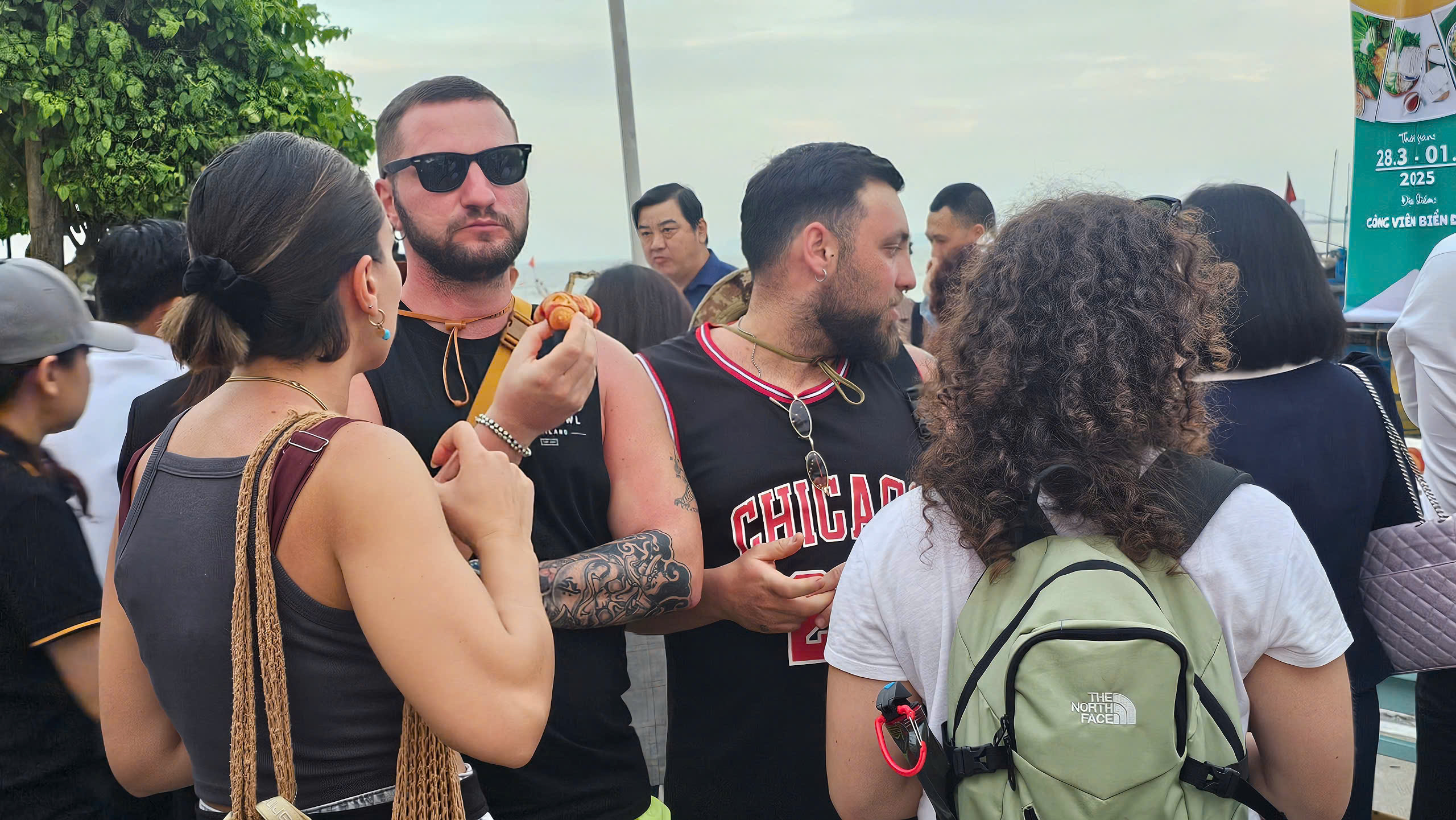 Danang Food Tour Festival 2025: Mempromosikan Danang sebagai tujuan kuliner terkemuka di wilayah ini - Foto 5. Lễ hội Đà Nẵng Food Tour 2025: Quảng bá Đà Nẵng là điểm đến ẩm thực hàng đầu trong khu vực - Ảnh 5.