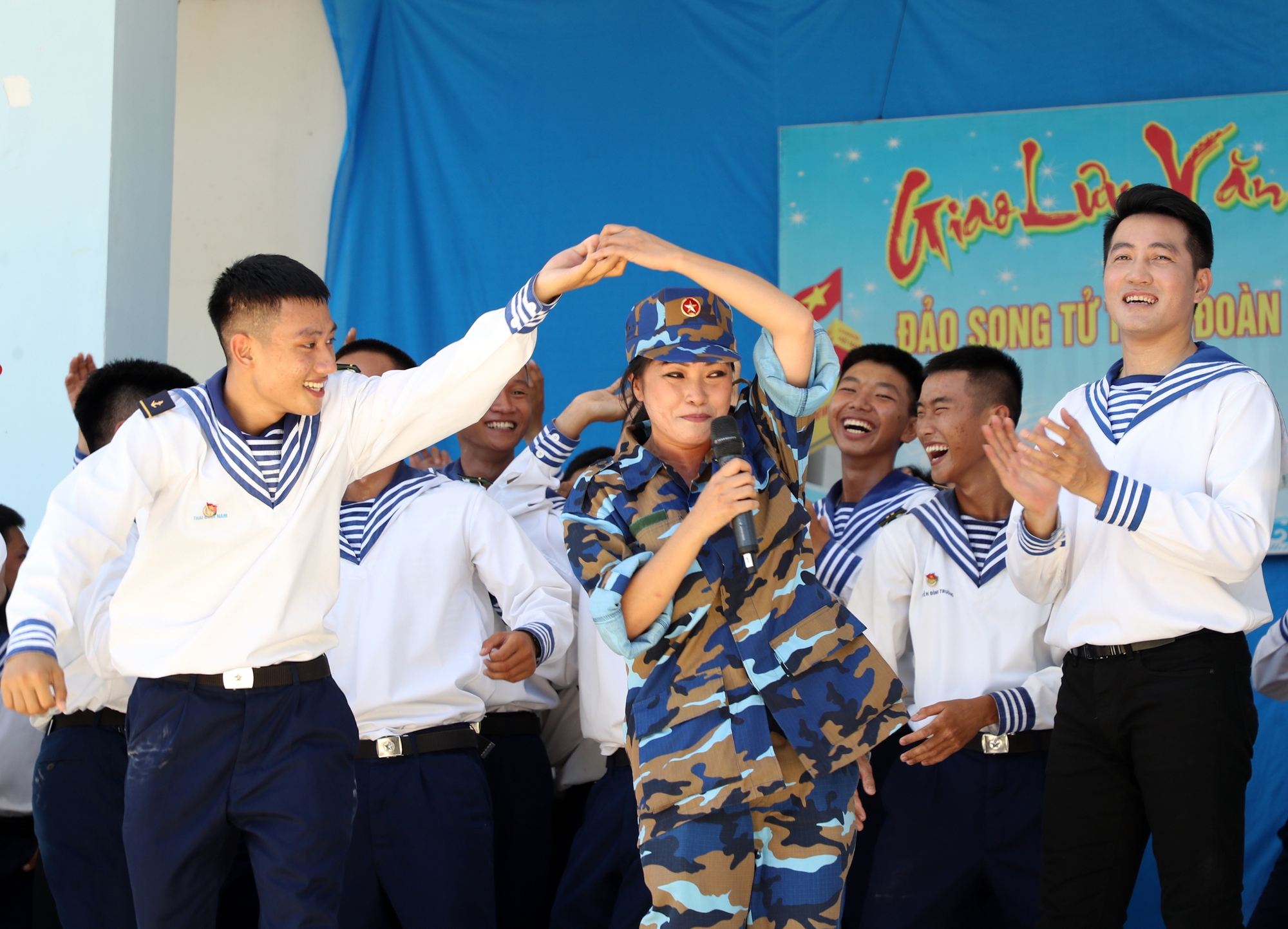 Công bố nhiều tài liệu, hình ảnh quý về &quot;Hoàng Sa, Trường Sa - Tổ quốc nơi đầu sóng&quot; - Ảnh 12.